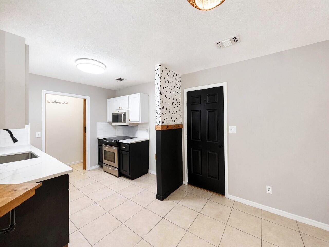 CARDINAL ESTATES - Residential