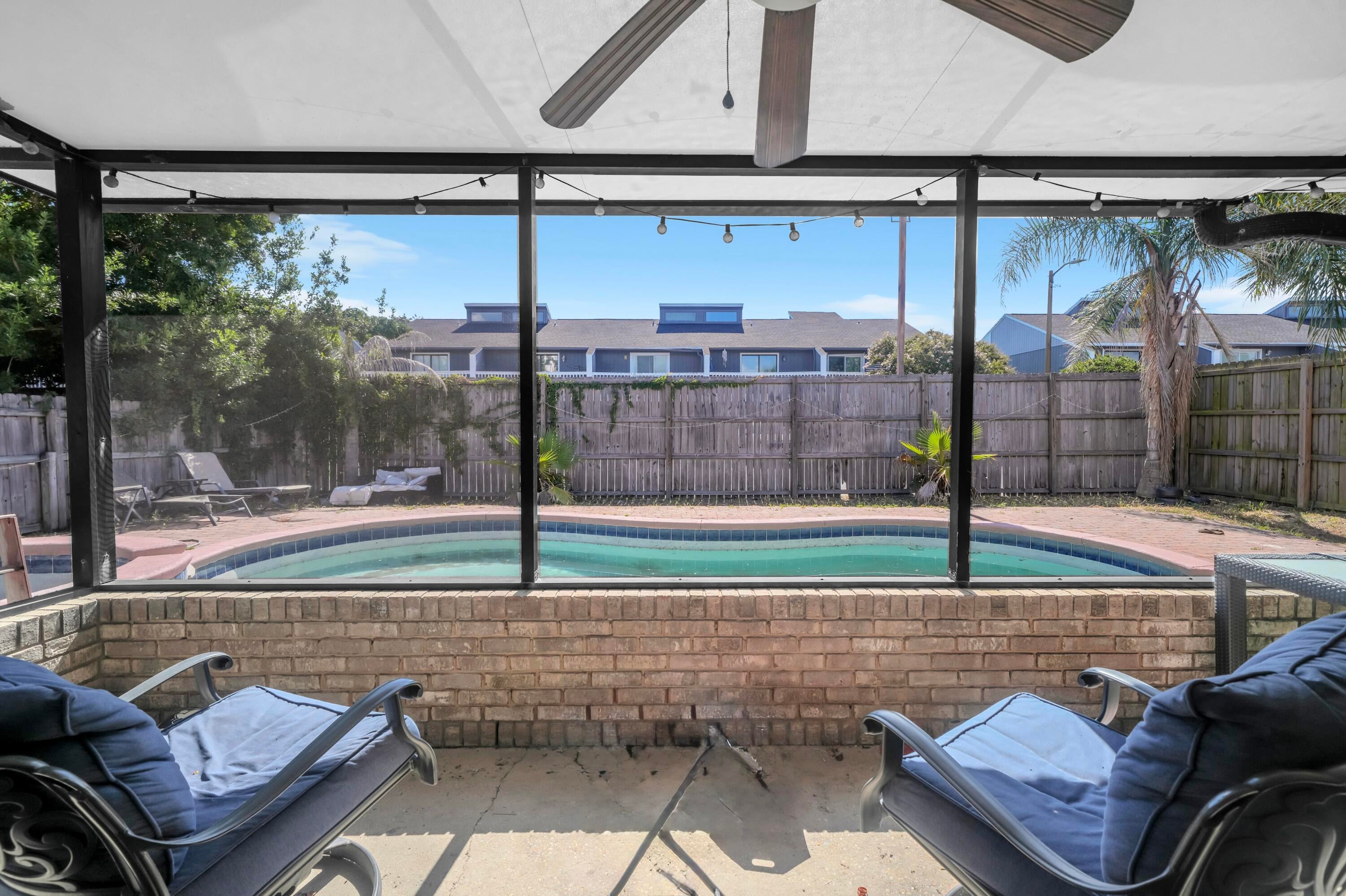 HARBOR BREEZE - Residential