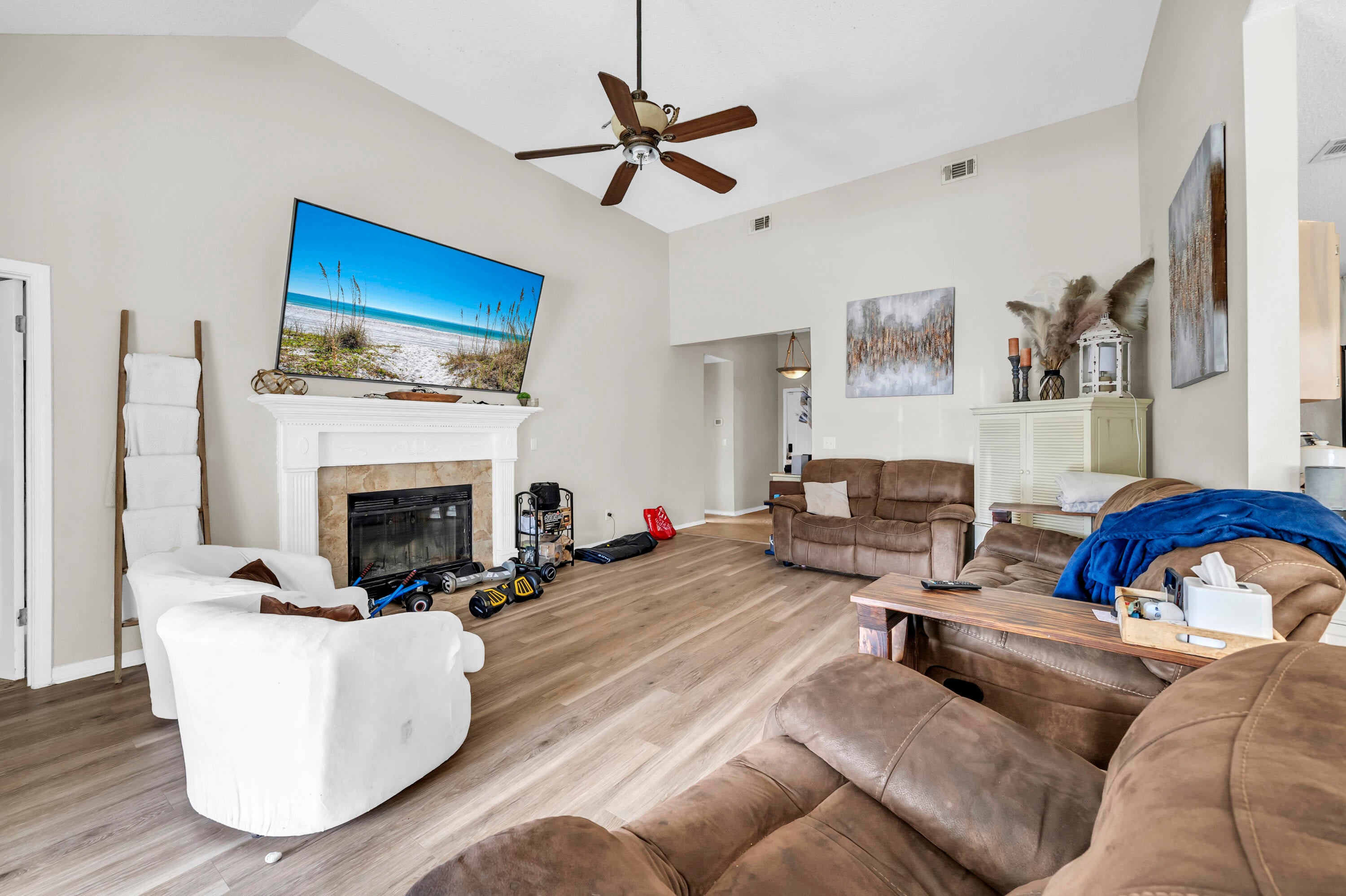 HARBOR BREEZE - Residential