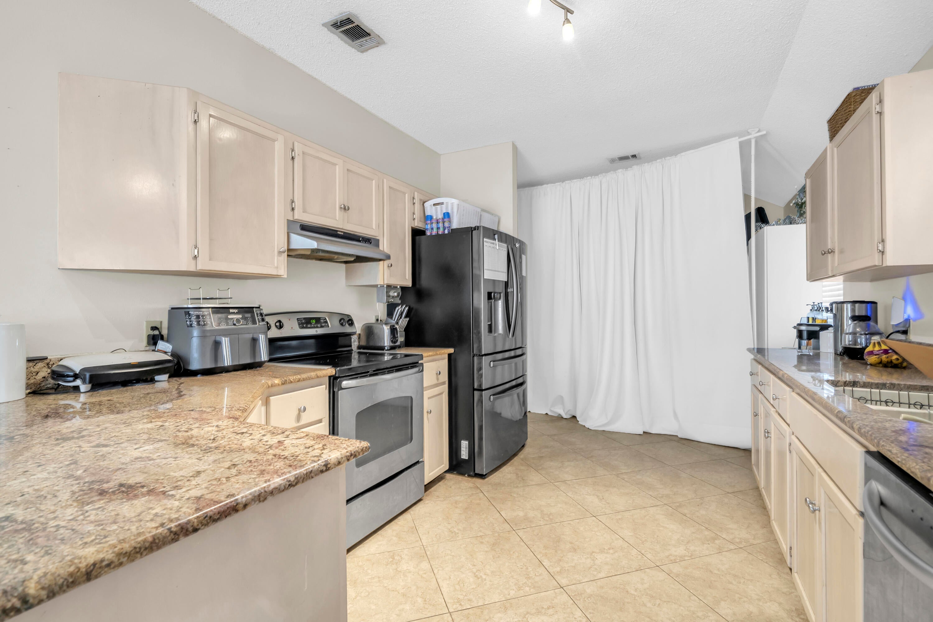 HARBOR BREEZE - Residential