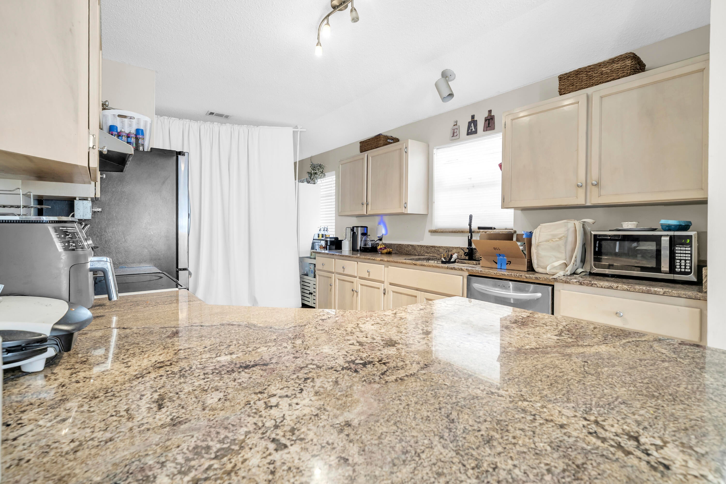 HARBOR BREEZE - Residential