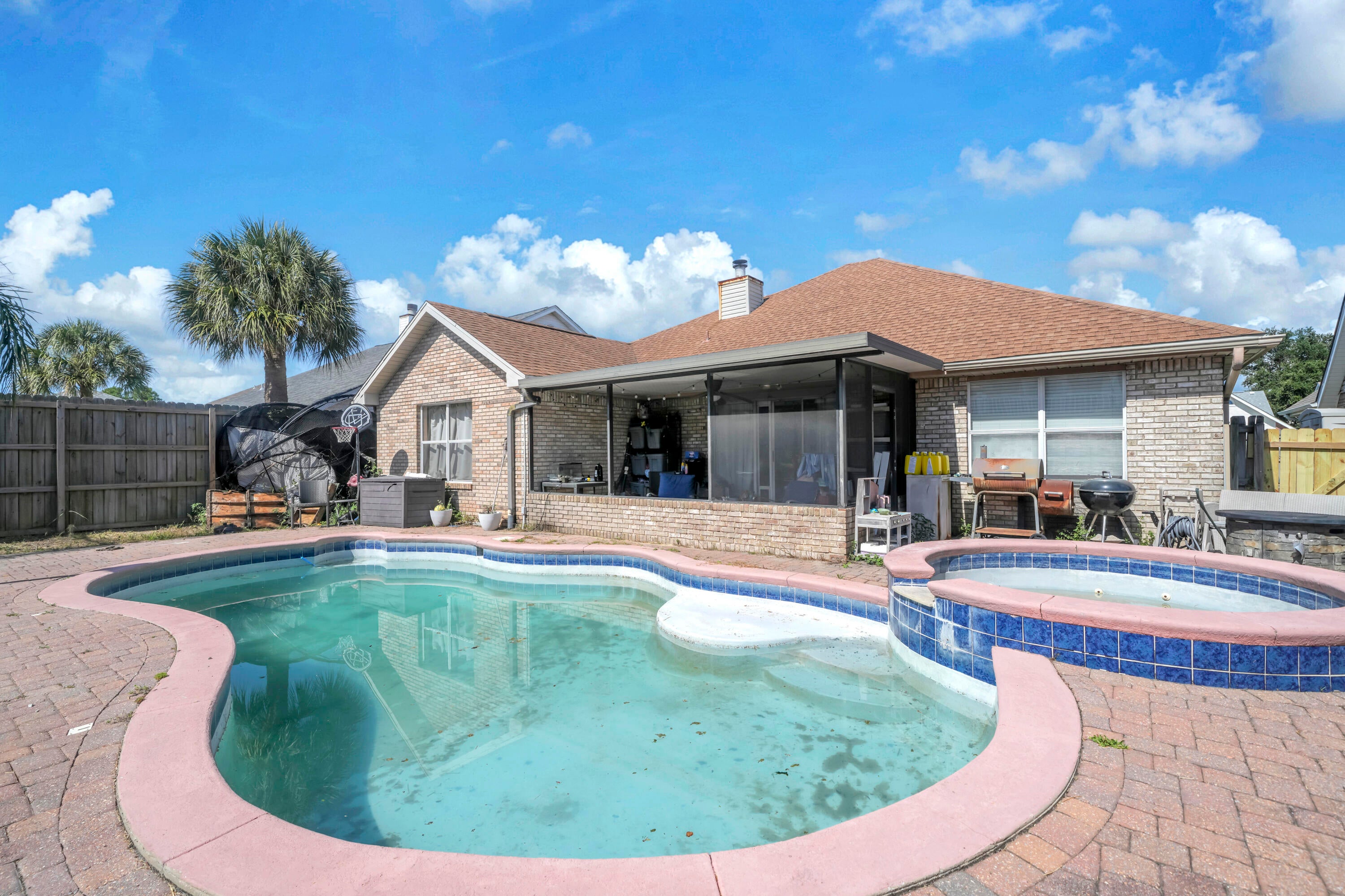 HARBOR BREEZE - Residential