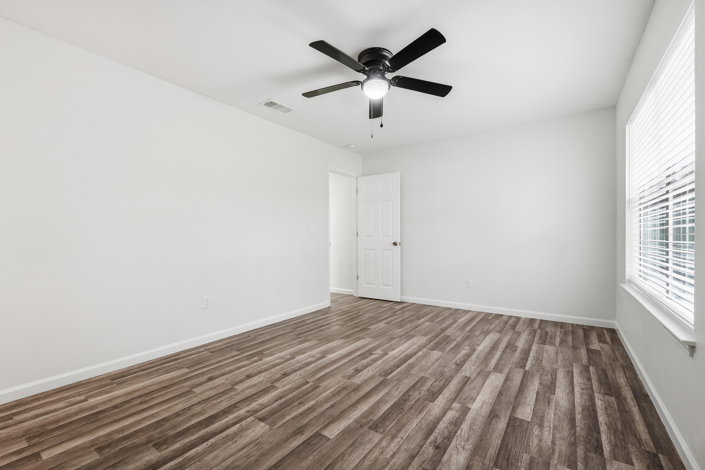 METES & BOUNDS - Residential Lease