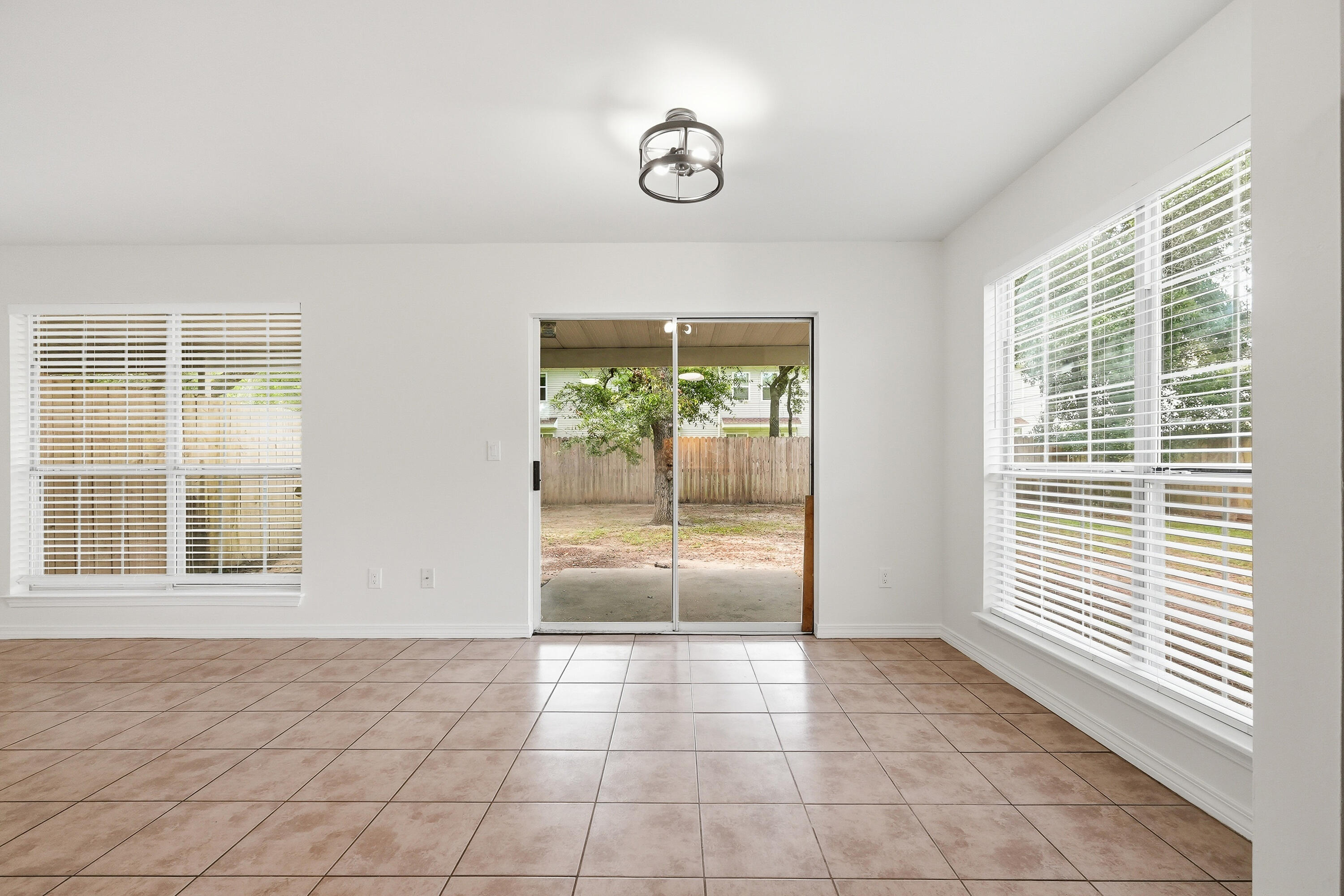METES & BOUNDS - Residential Lease