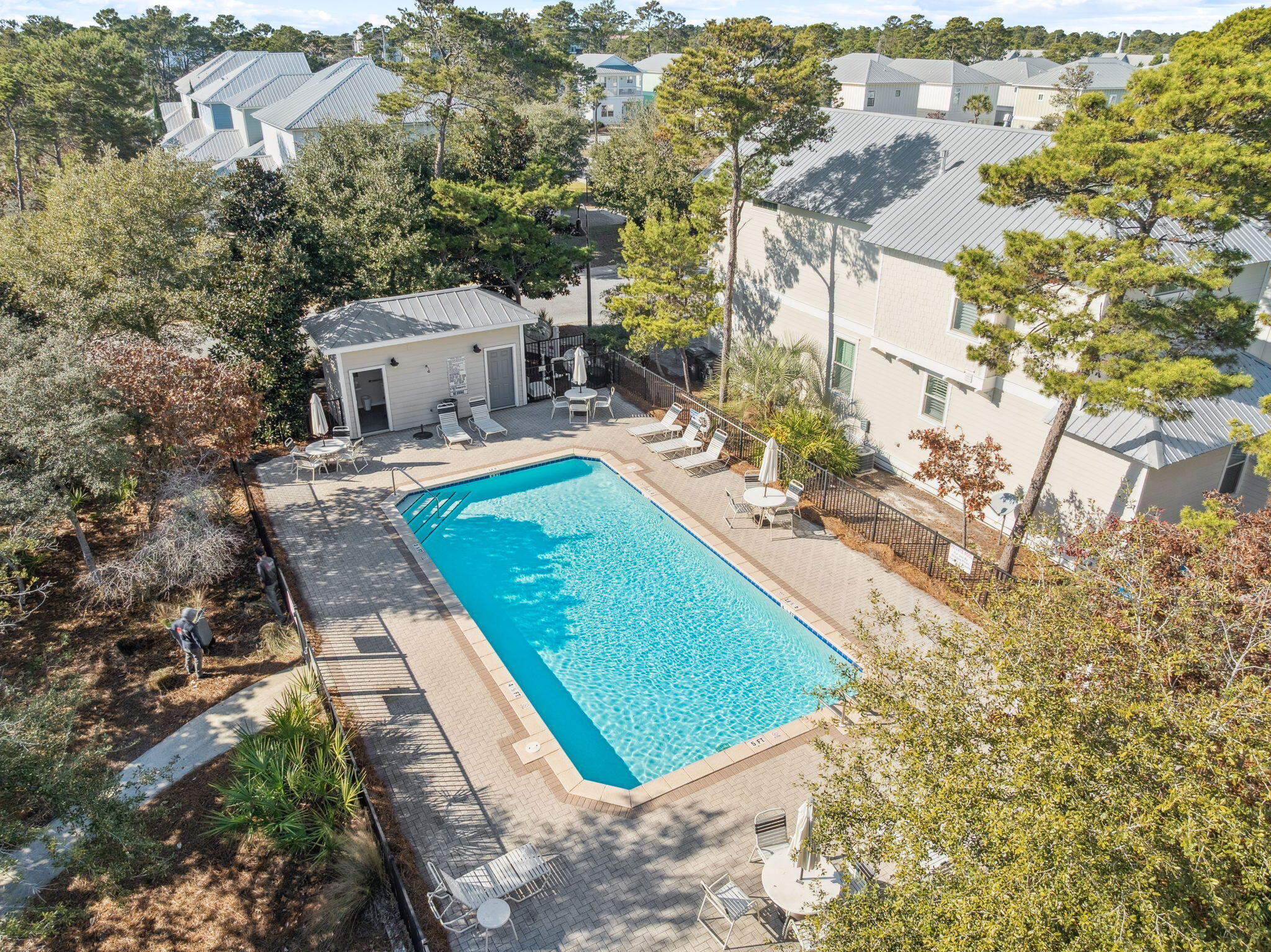 SHADOW PINES - Residential