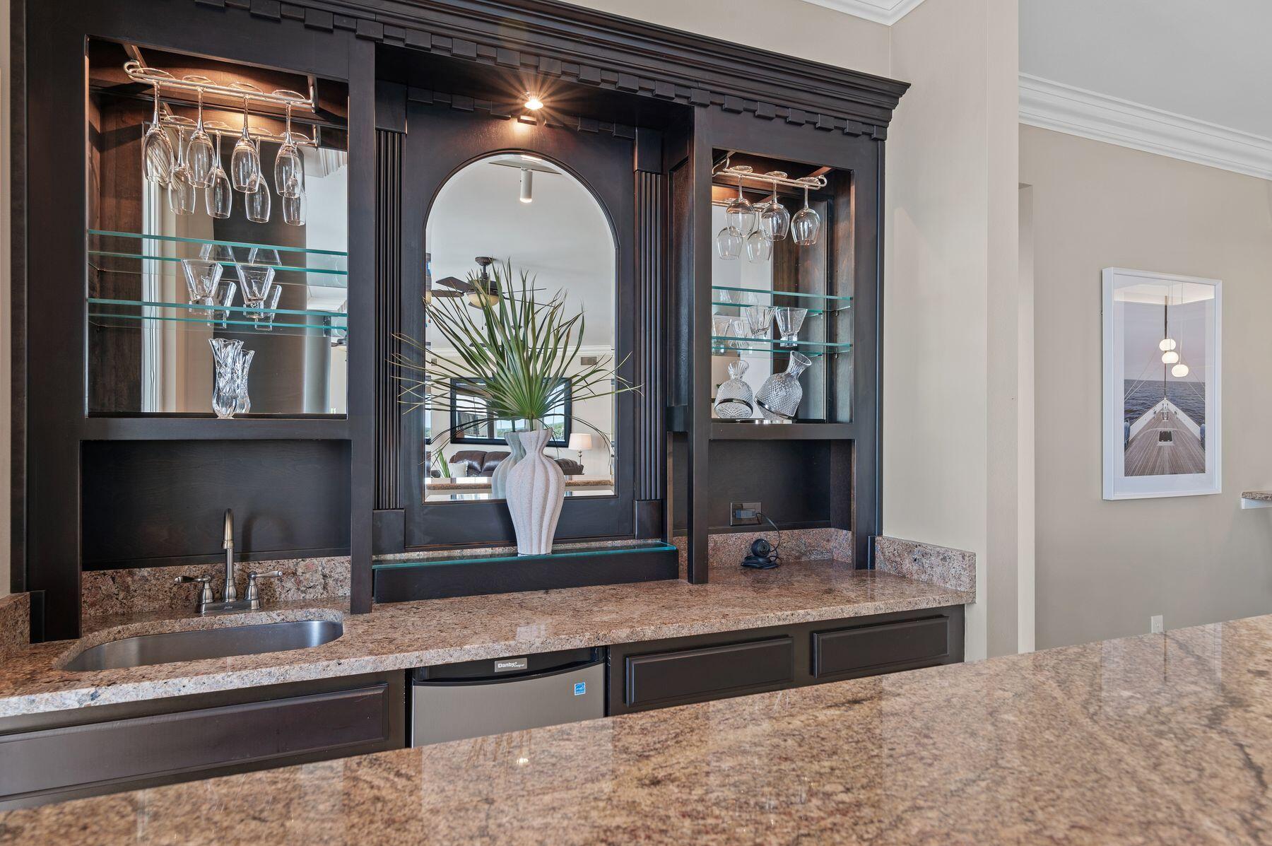 EAST PASS TOWERS CONDO PH 2 - Residential