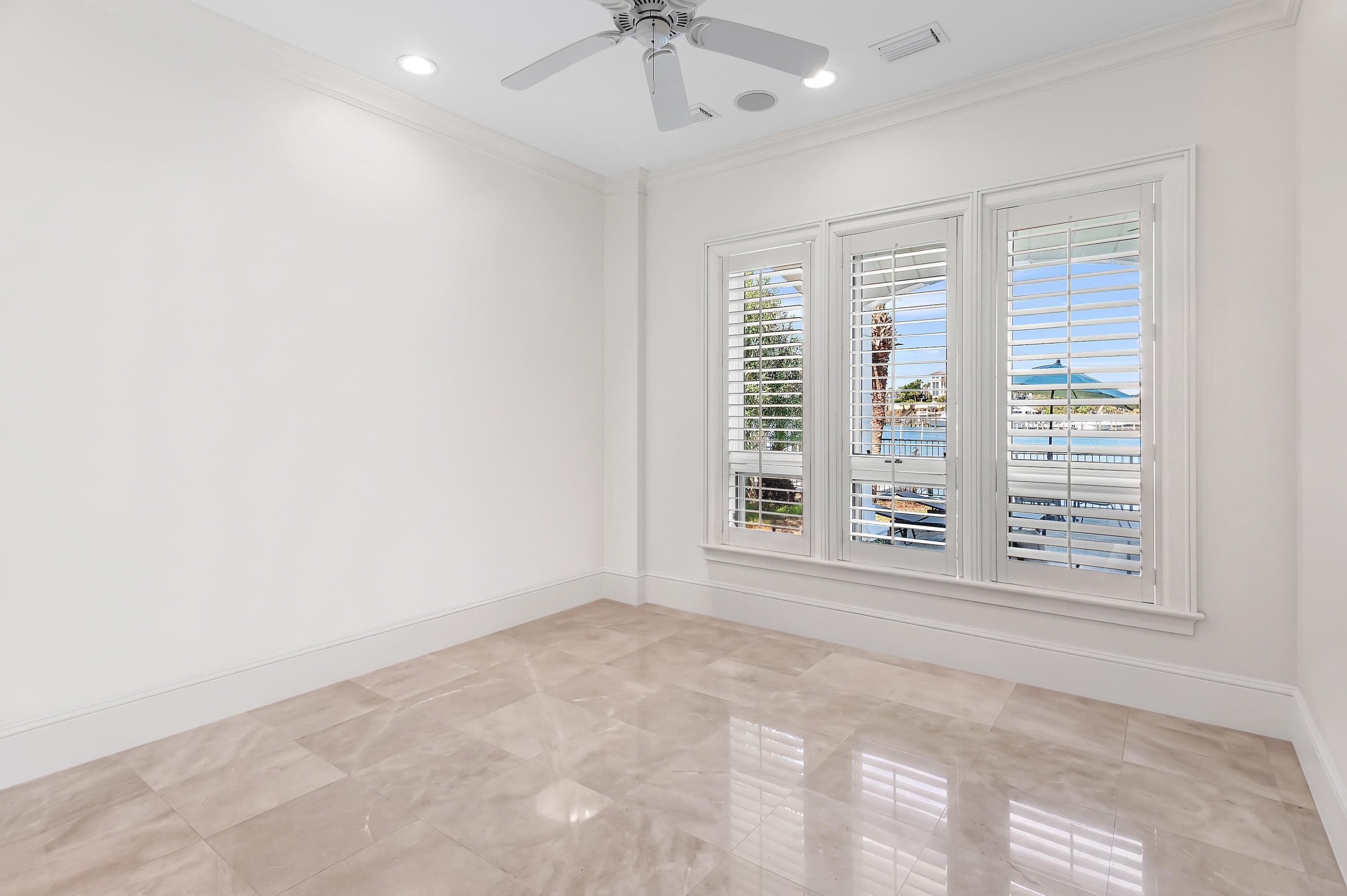 HOLIDAY ISLE - Residential
