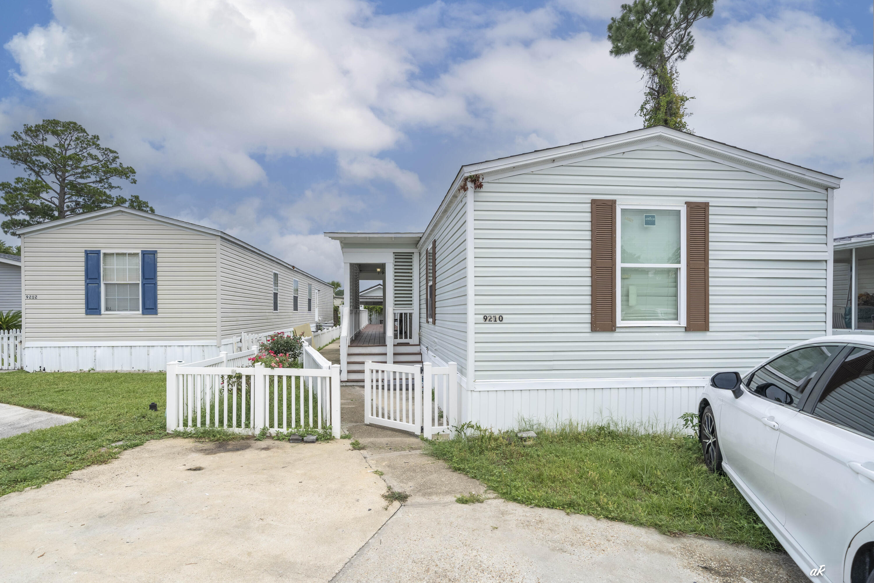 THE PINES - Residential