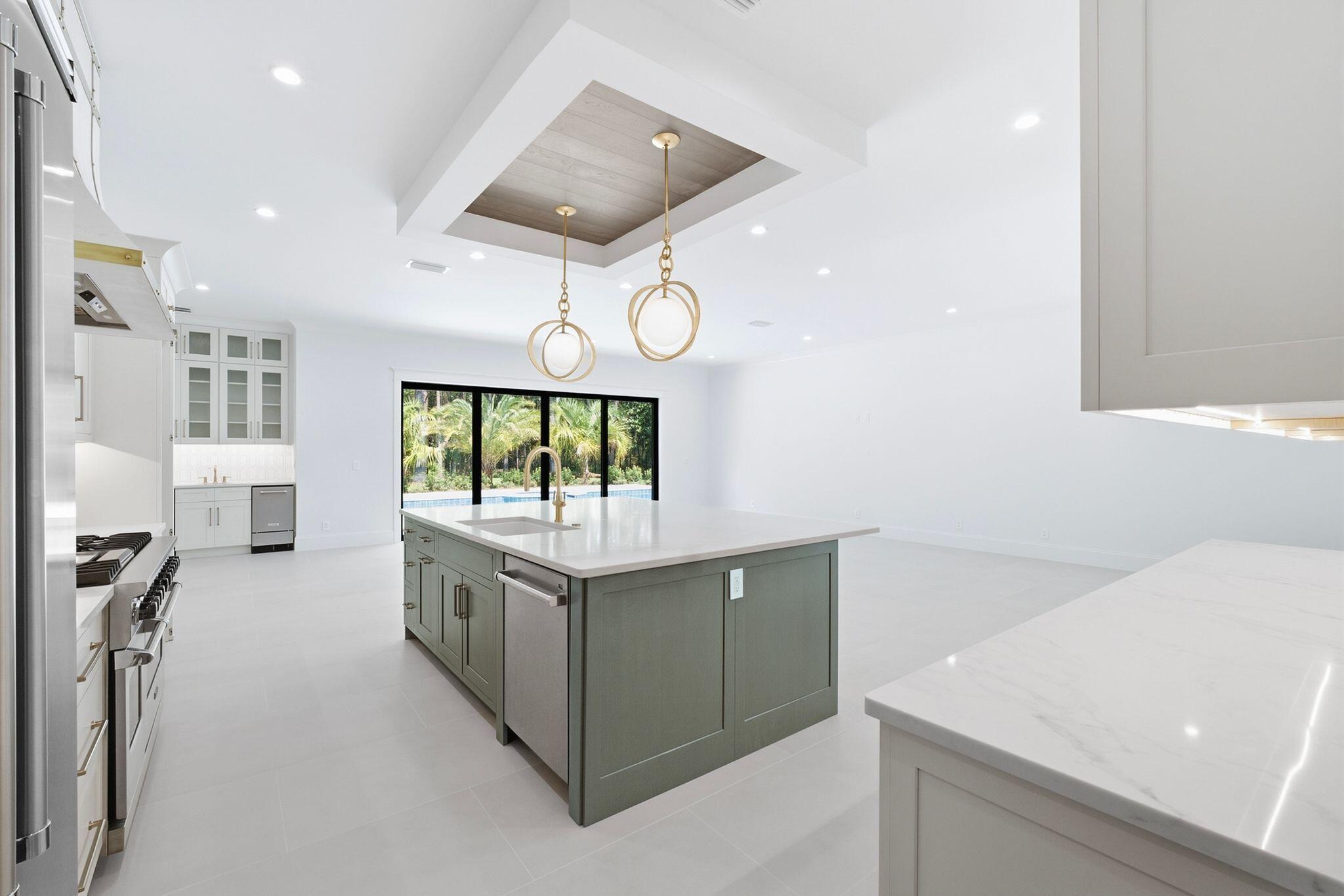BAYTOWNE AVE EAST - Residential