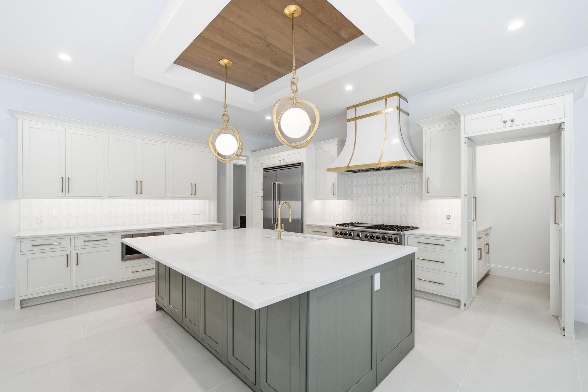 BAYTOWNE AVE EAST - Residential