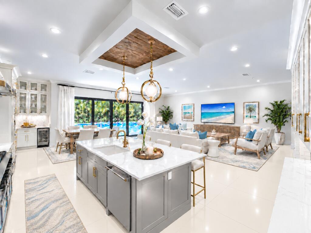 BAYTOWNE AVE EAST - Residential