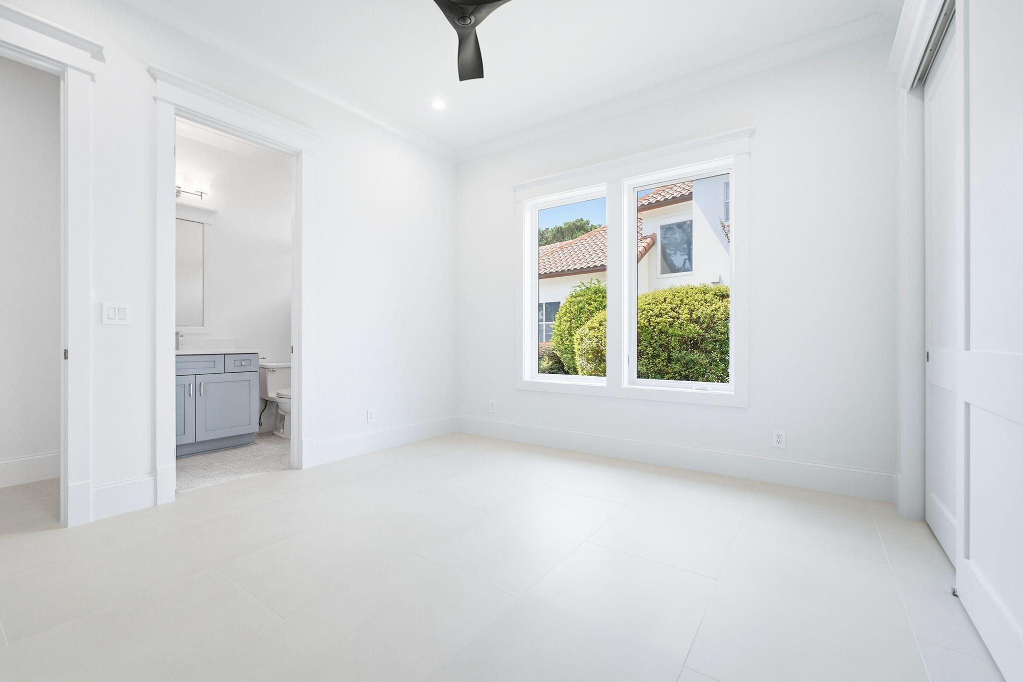 BAYTOWNE AVE EAST - Residential