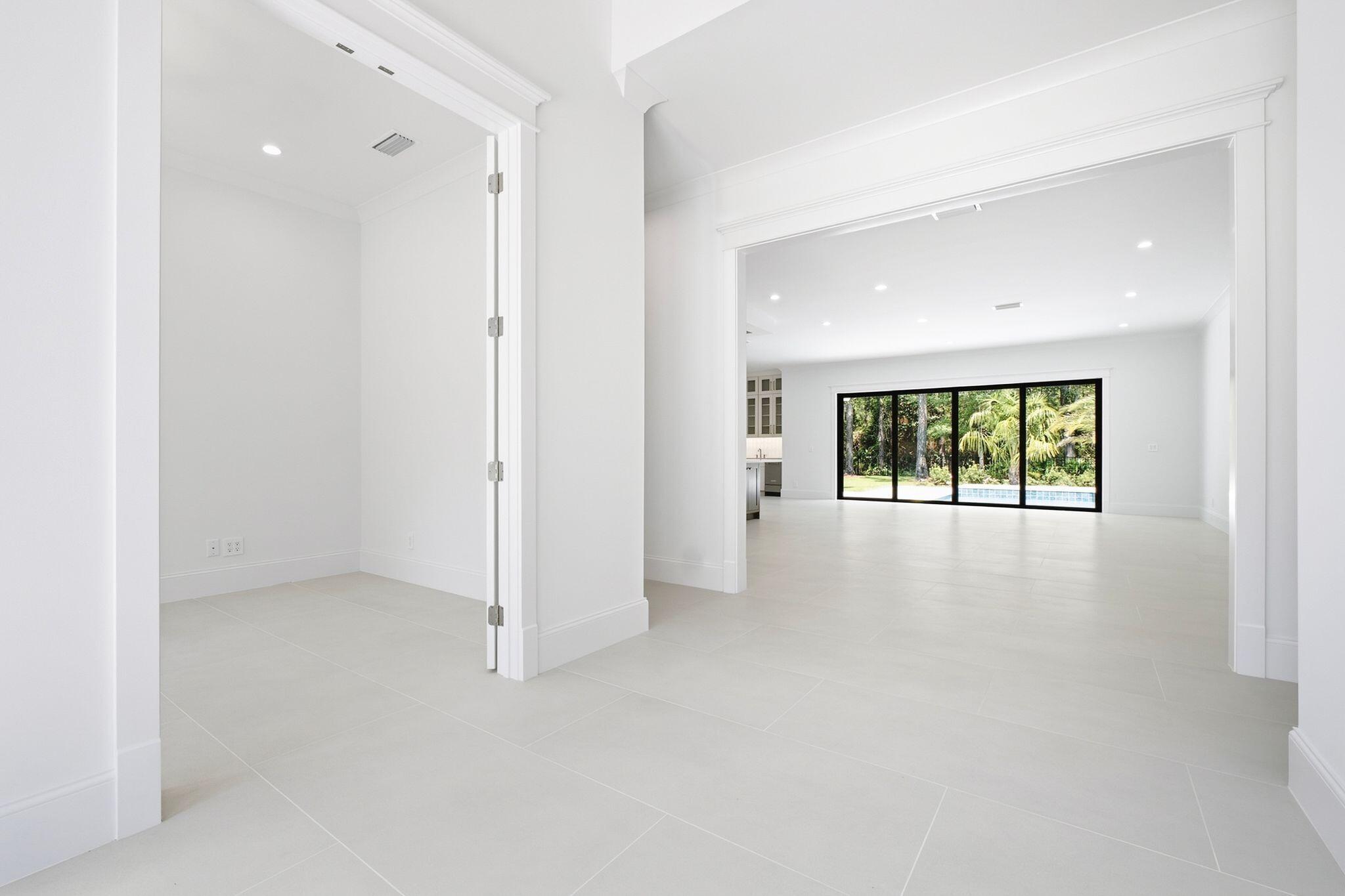 BAYTOWNE AVE EAST - Residential