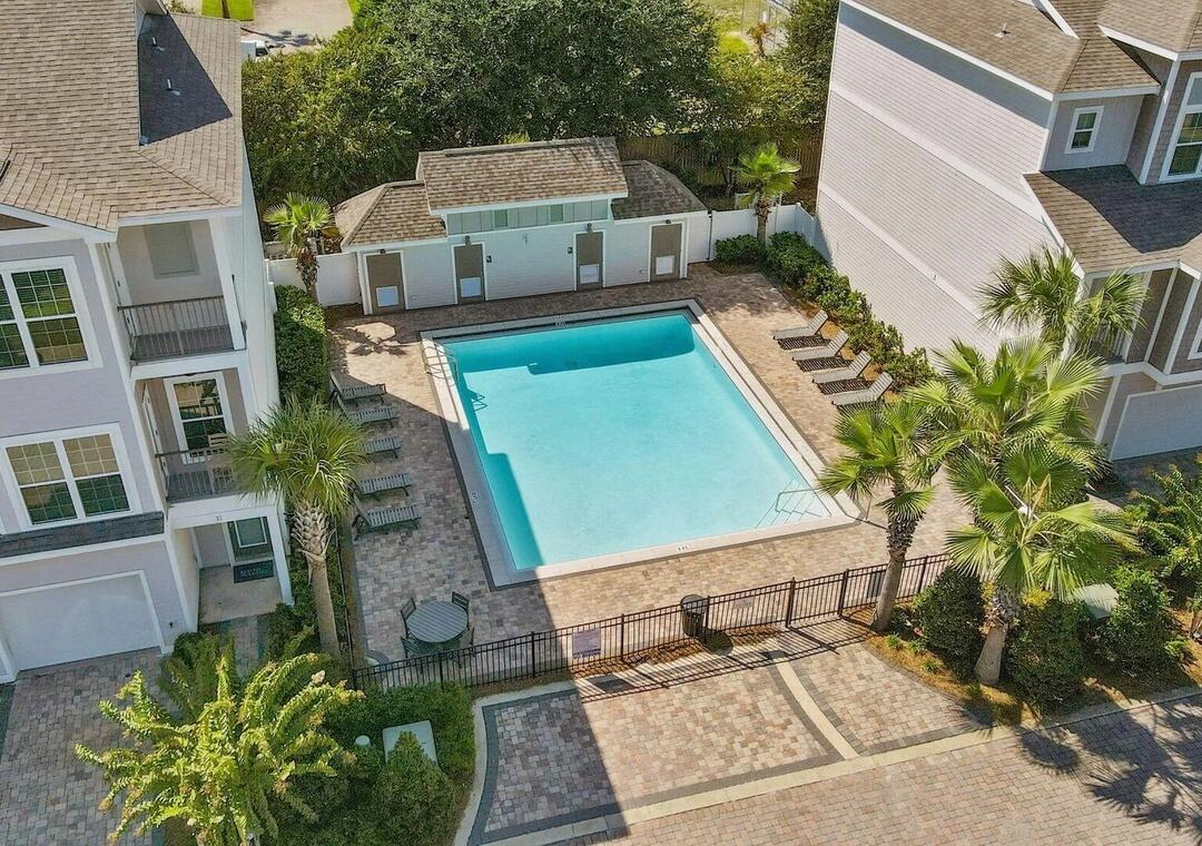 DRIFTWOOD DRIVE TOWNHOMES - Residential