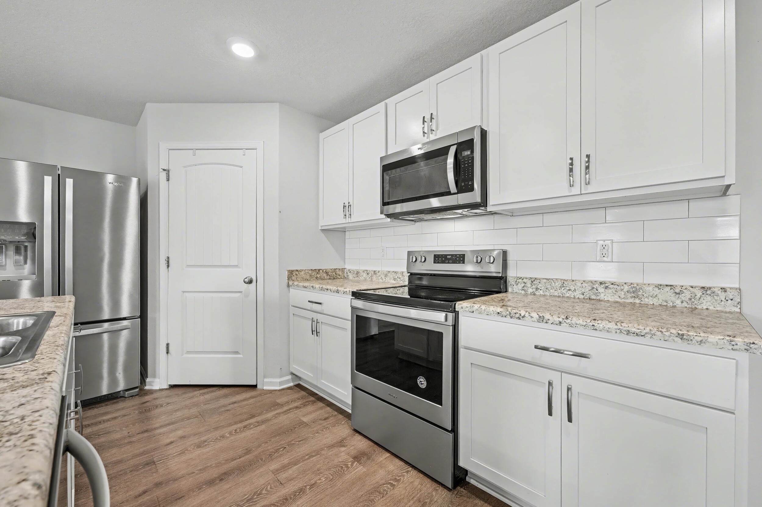 LAKERIDGE EST - Residential