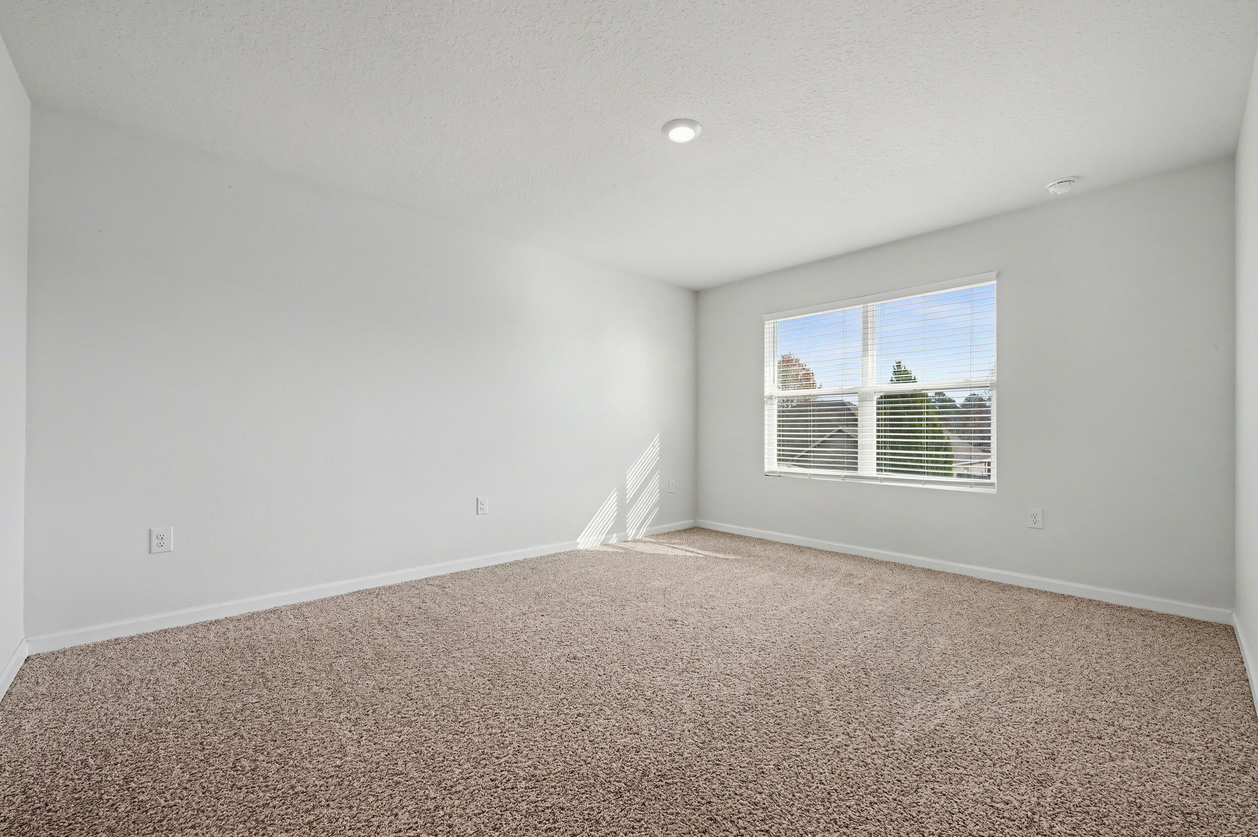 LAKERIDGE EST - Residential