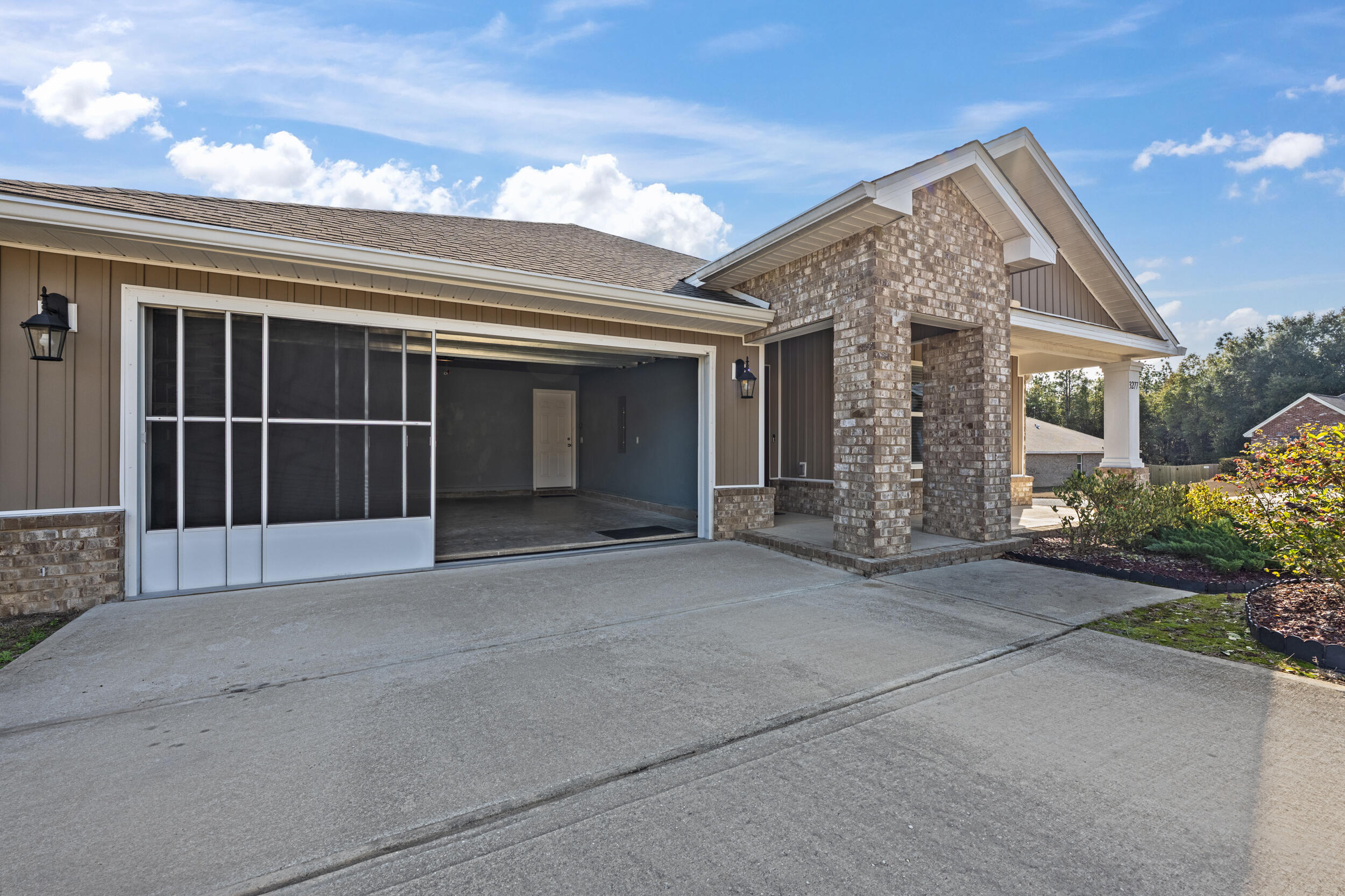 LAKERIDGE EST - Residential