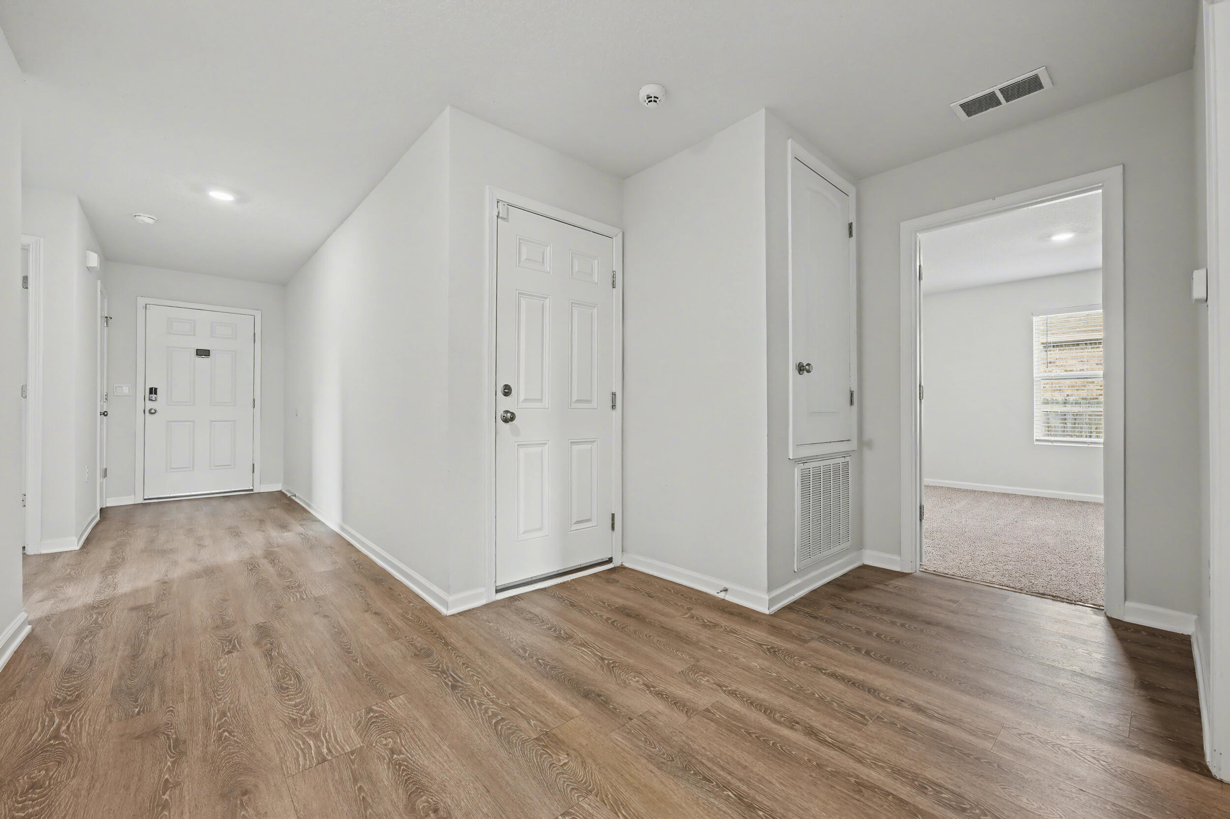 LAKERIDGE EST - Residential