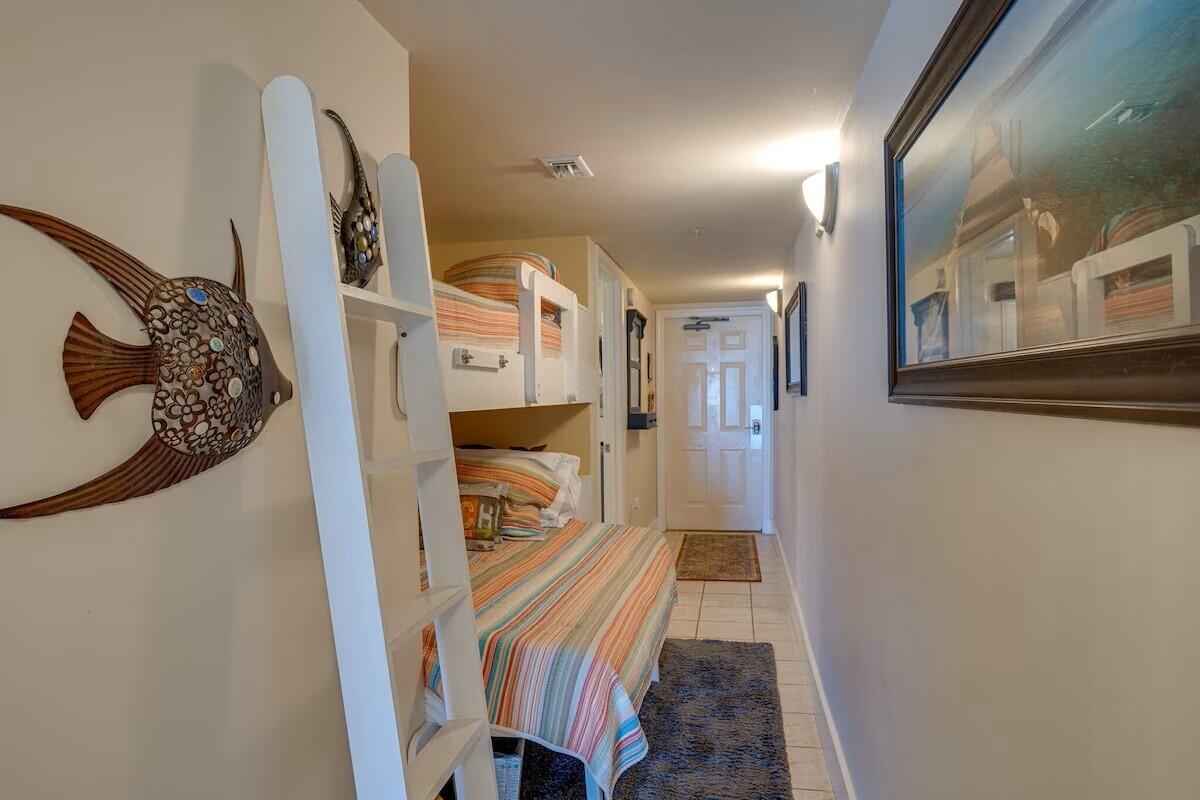 PELICAN ISLE - Residential