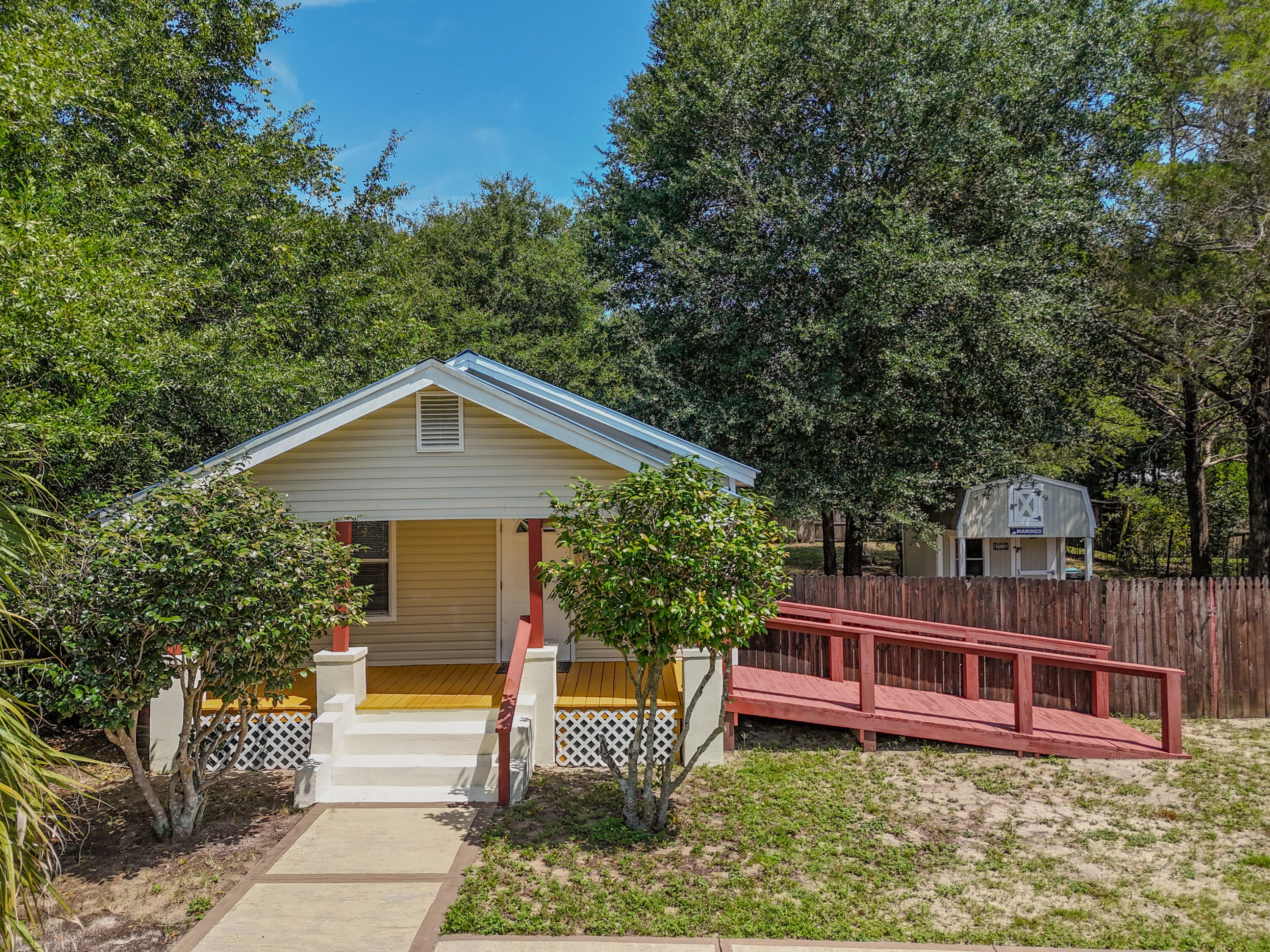TOWN OF DEFUNIAK SPRINGS - Residential