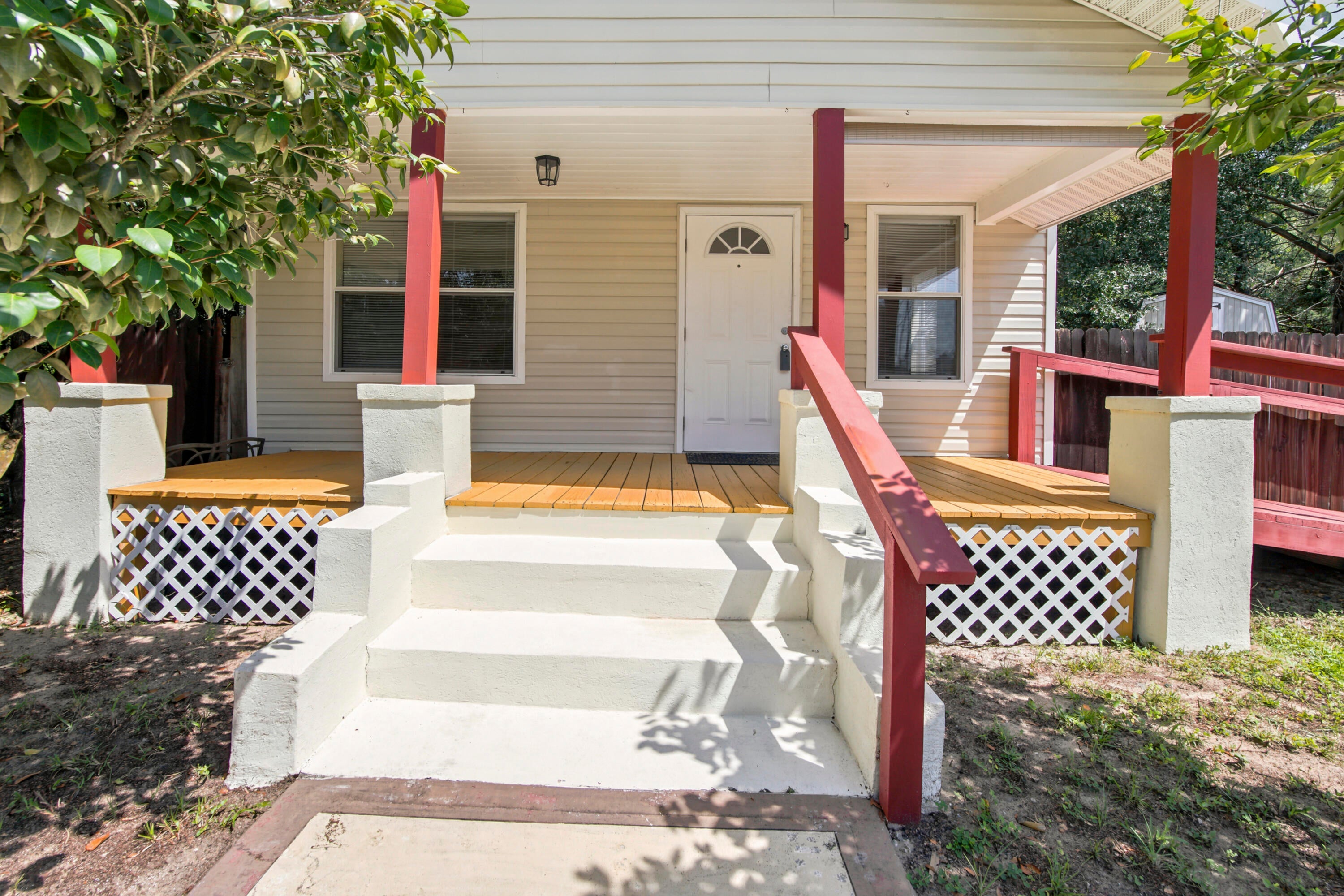TOWN OF DEFUNIAK SPRINGS - Residential