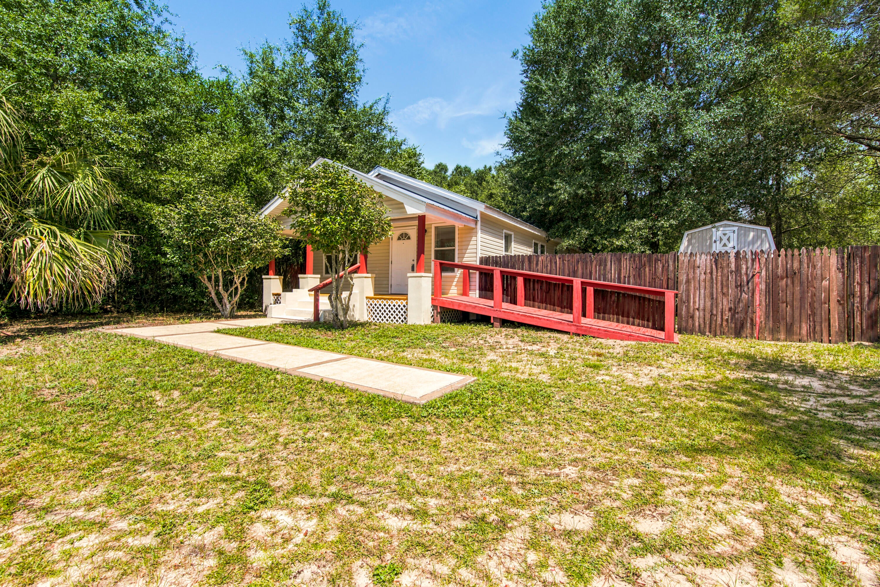TOWN OF DEFUNIAK SPRINGS - Residential
