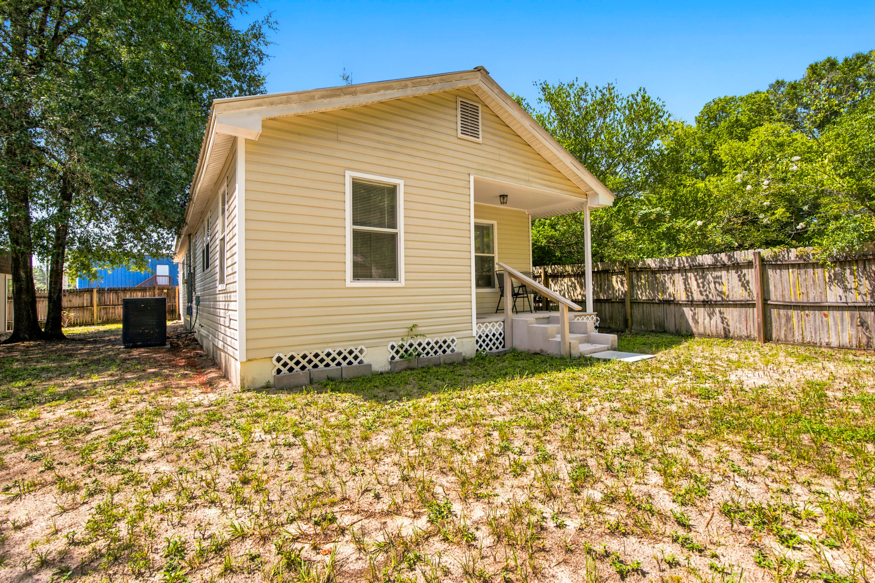 TOWN OF DEFUNIAK SPRINGS - Residential