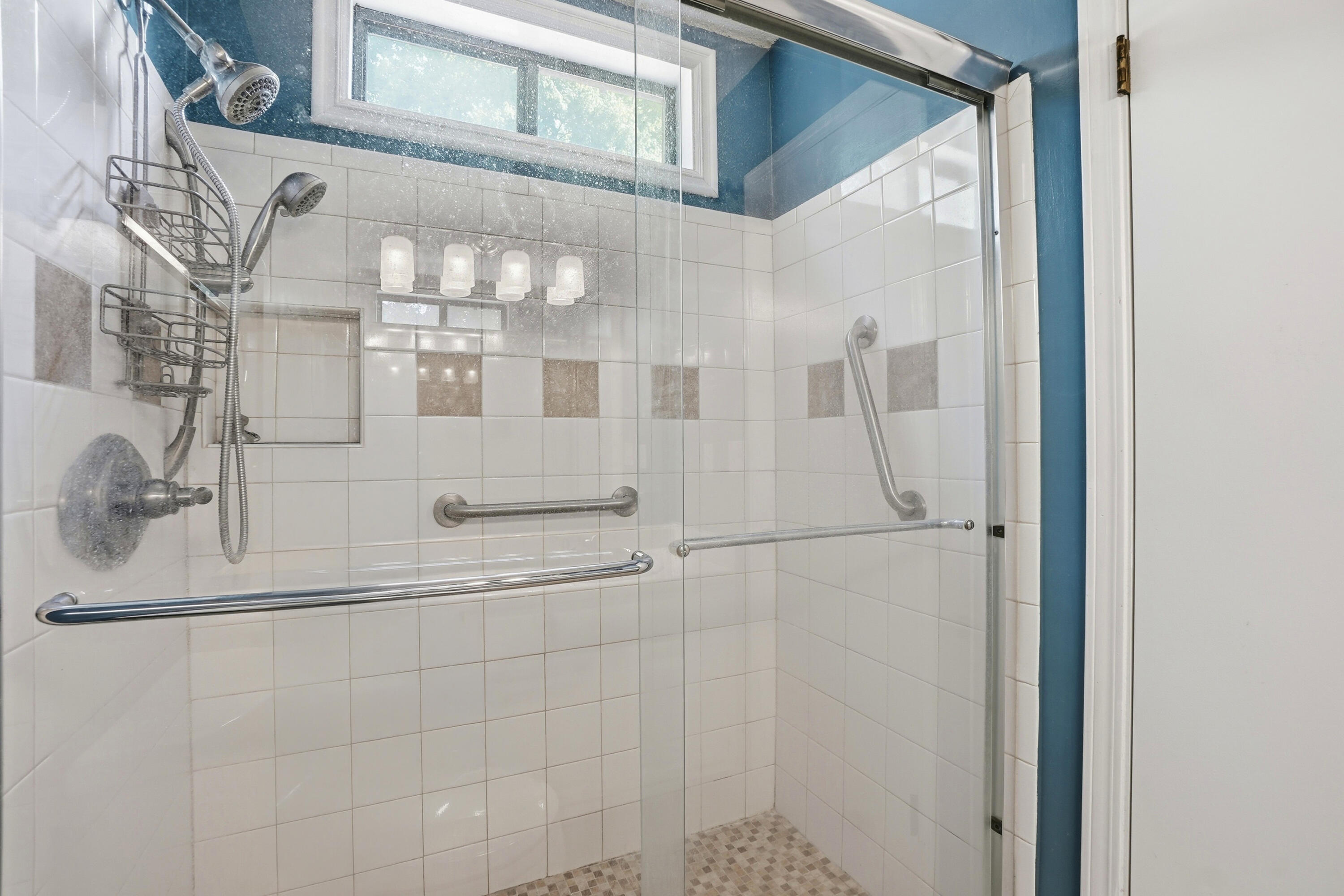 COUNTRYVIEW ESTATES 1ST ADDN - Residential