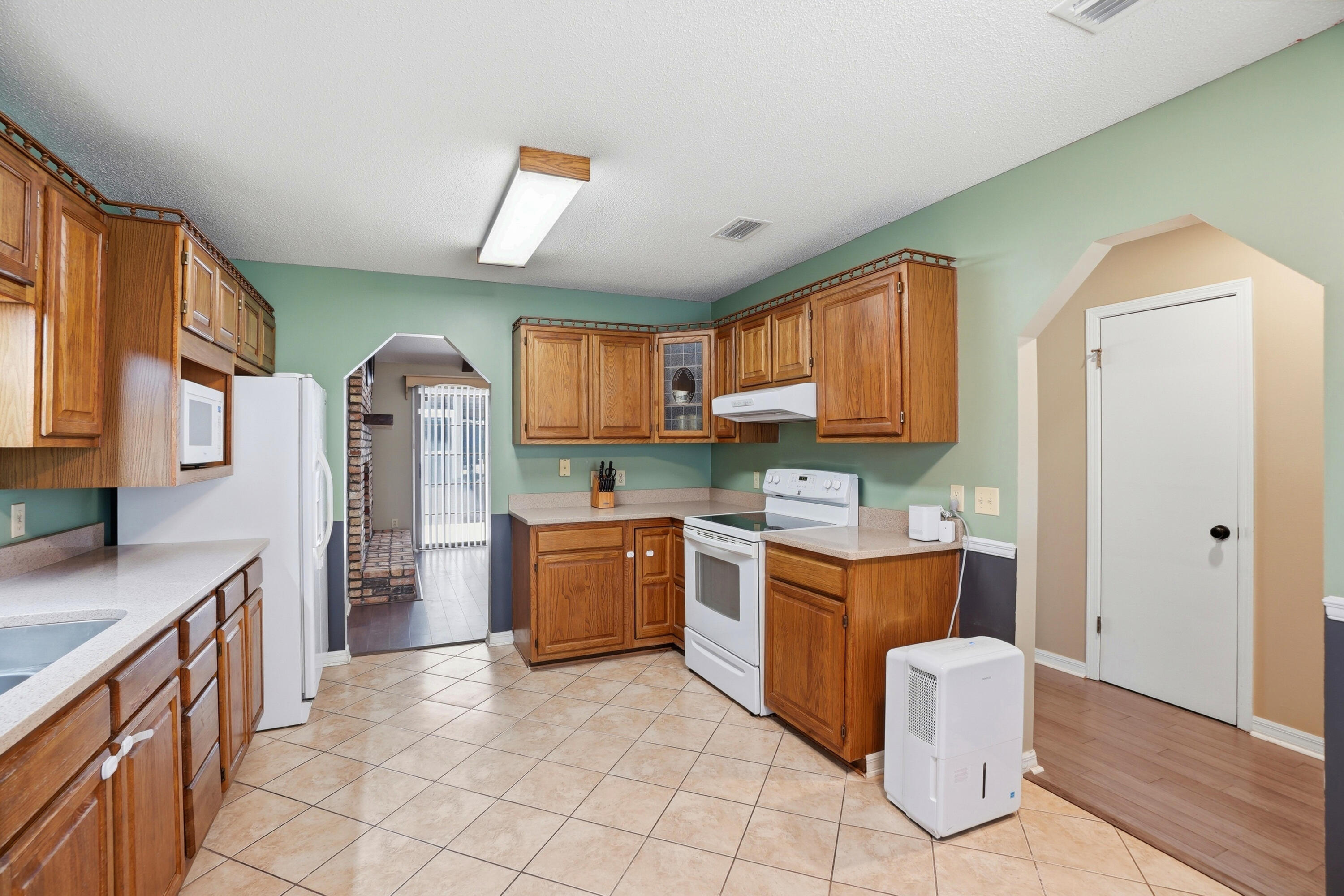COUNTRYVIEW ESTATES 1ST ADDN - Residential