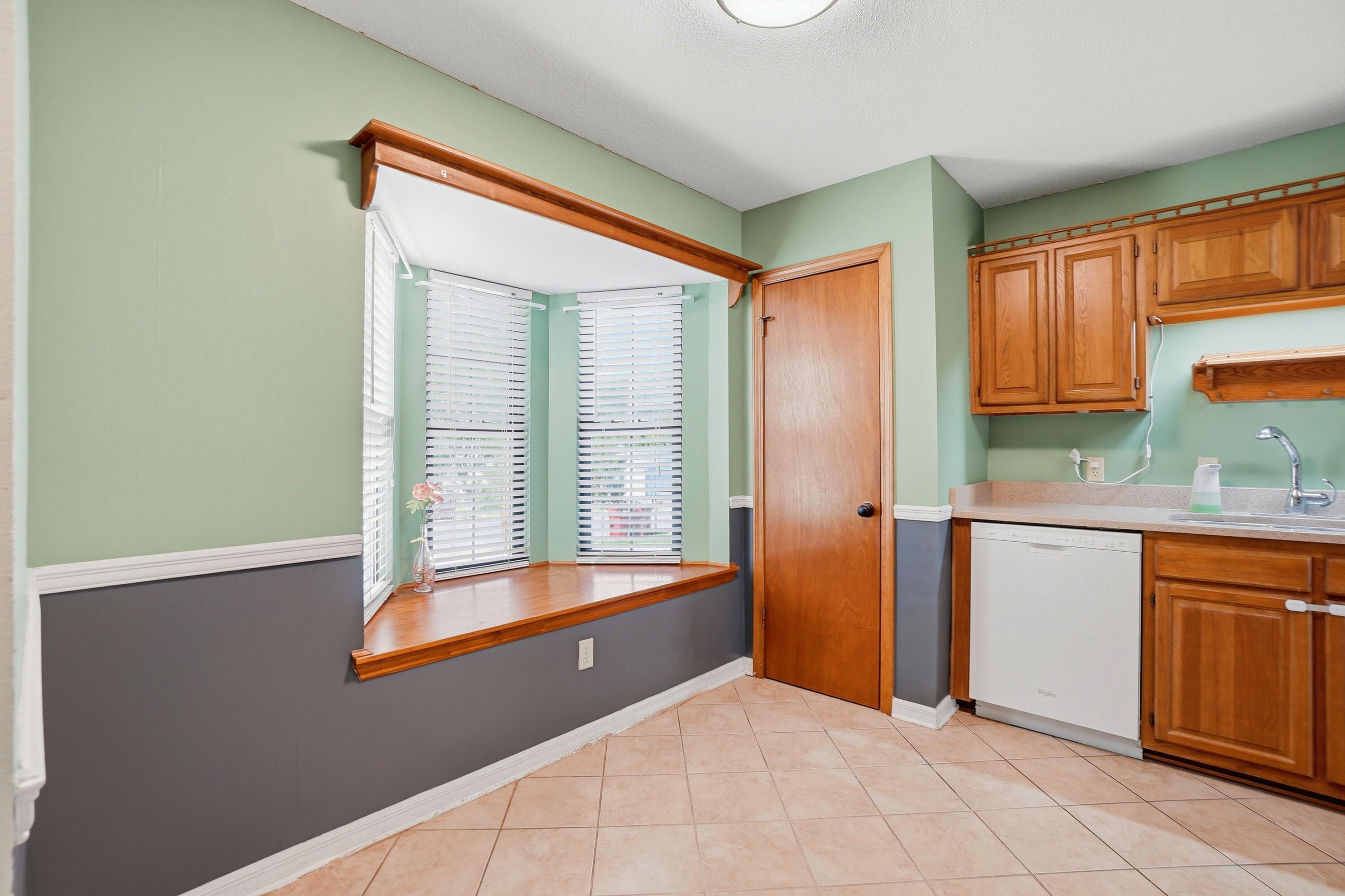 COUNTRYVIEW ESTATES 1ST ADDN - Residential