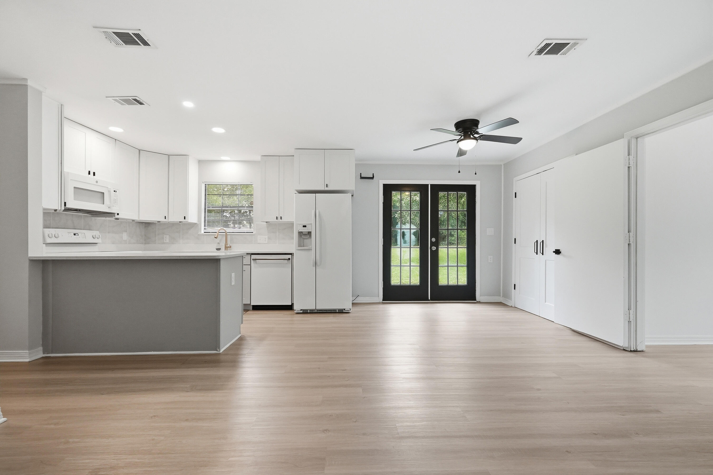 ADAMS POWELL EAST - Residential