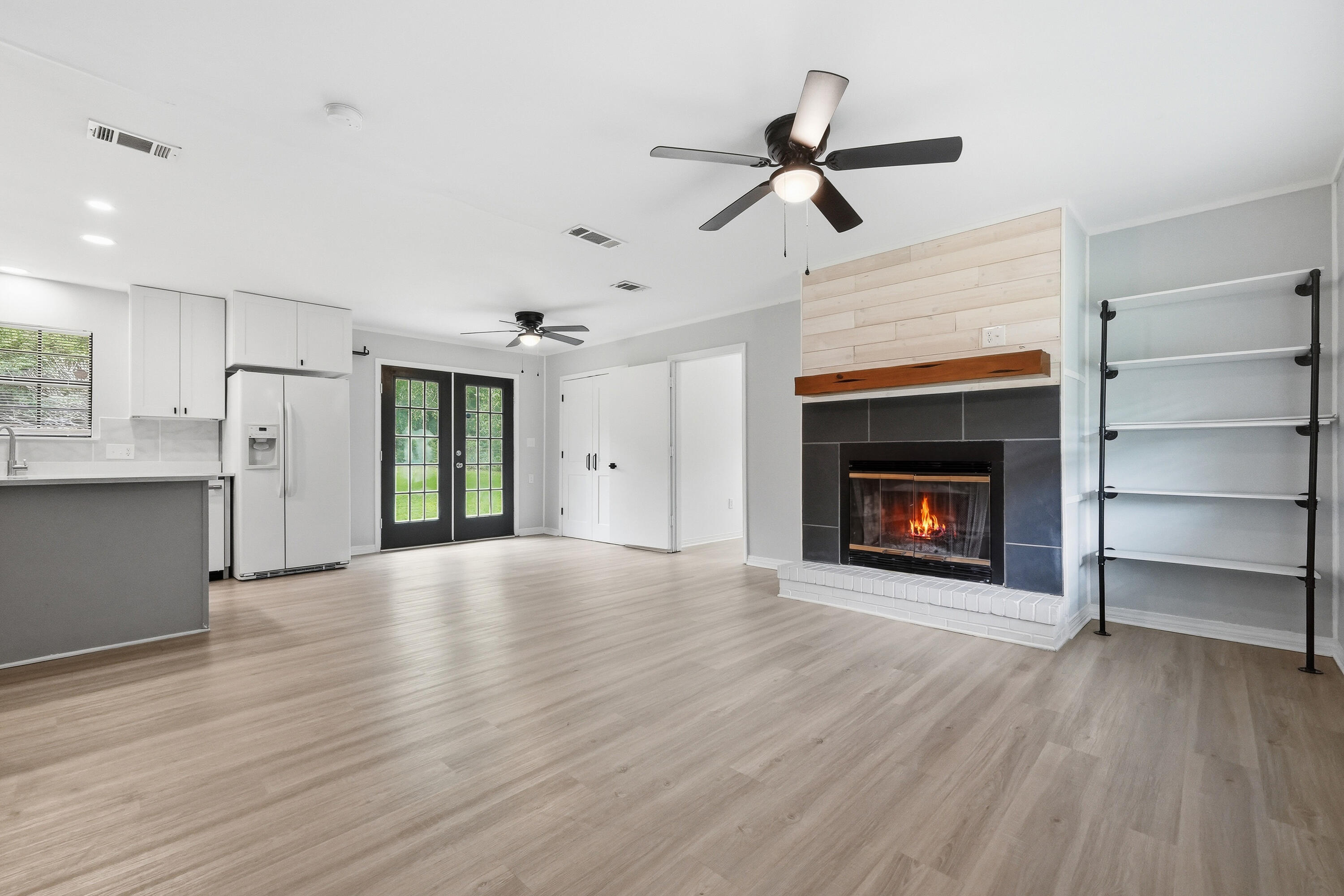 ADAMS POWELL EAST - Residential