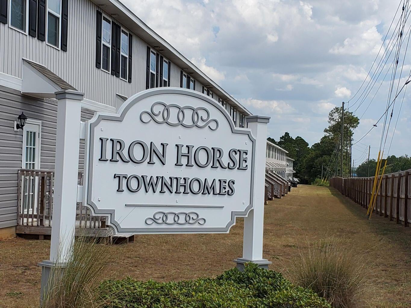 IRON HORSE T/H PH 1 LOT 4 BLK A - Residential Lease