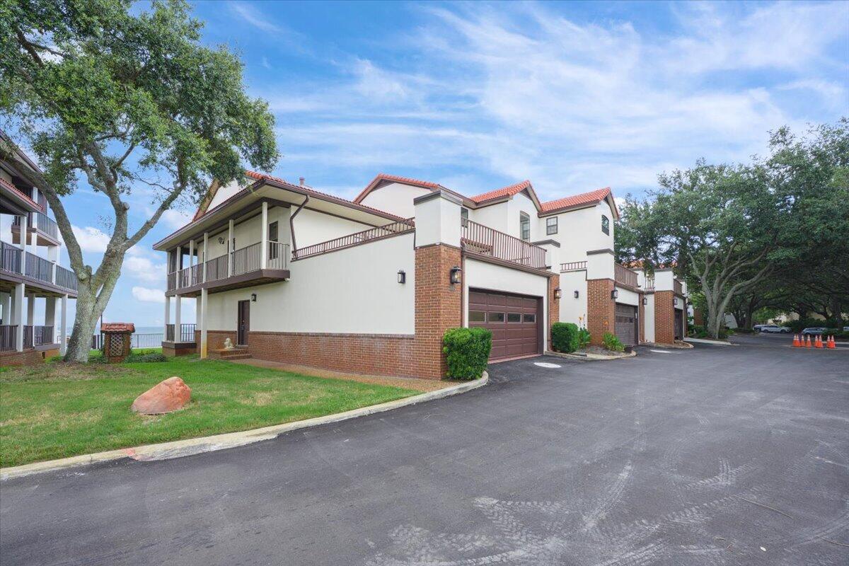 BAYBRIDGE CONDO - Residential
