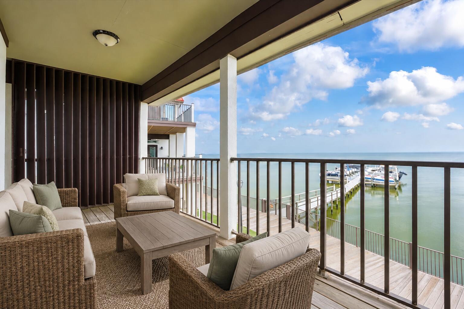 BAYBRIDGE CONDO - Residential