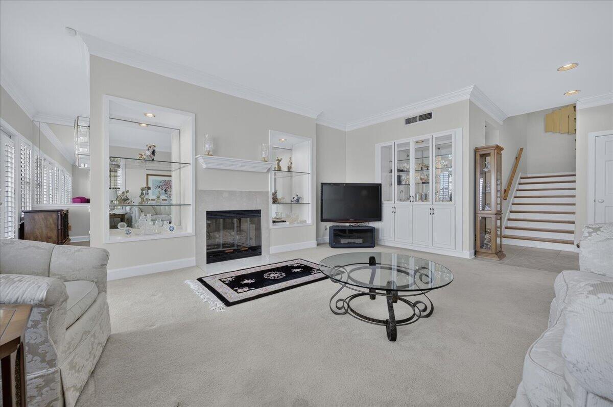 BAYBRIDGE CONDO - Residential