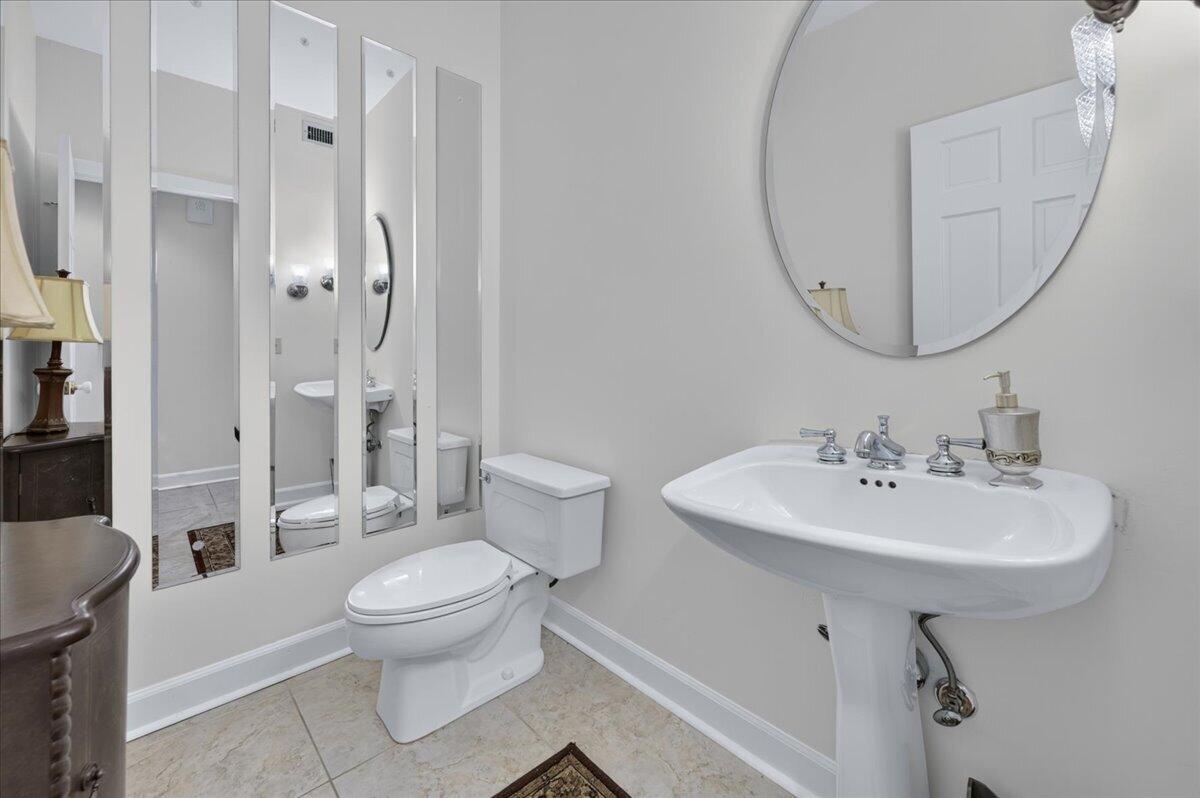 BAYBRIDGE CONDO - Residential