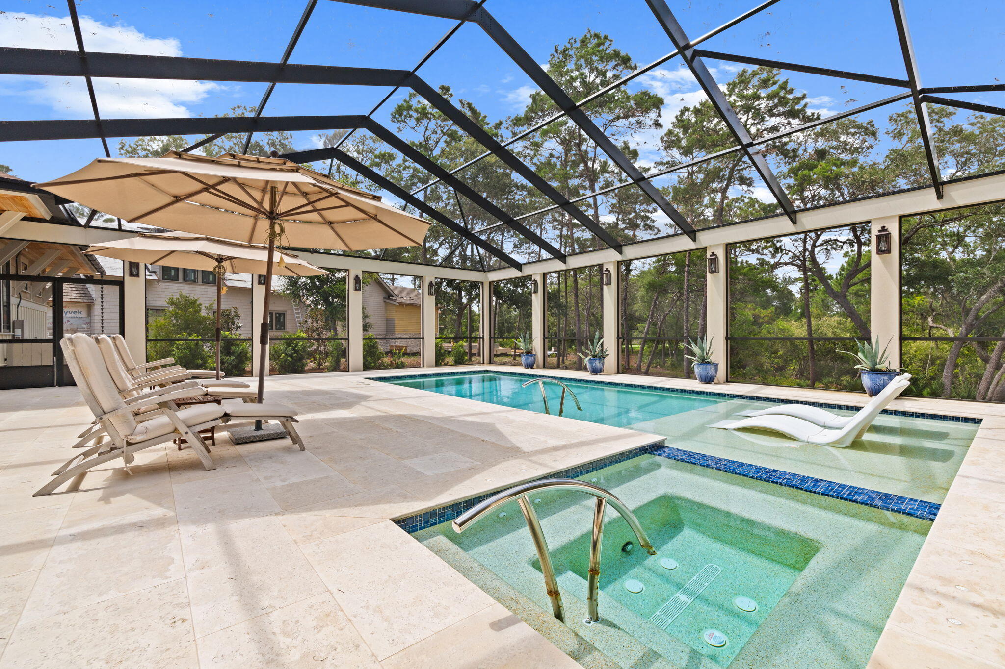 WILD HERON - Residential