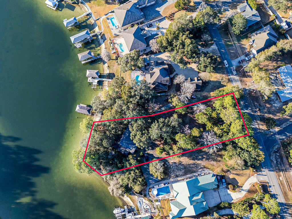 Poquito Bayou - Land