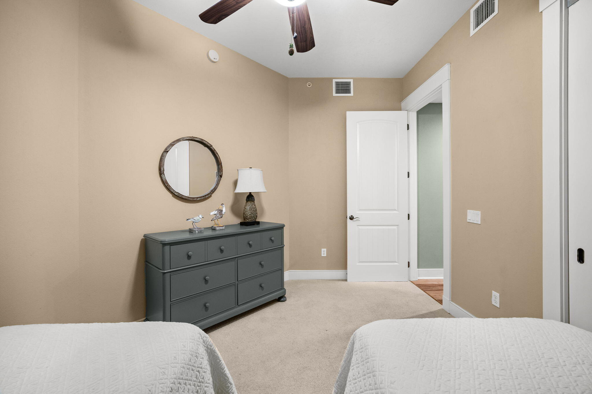 WILD HERON - CLUBSIDE II - Residential