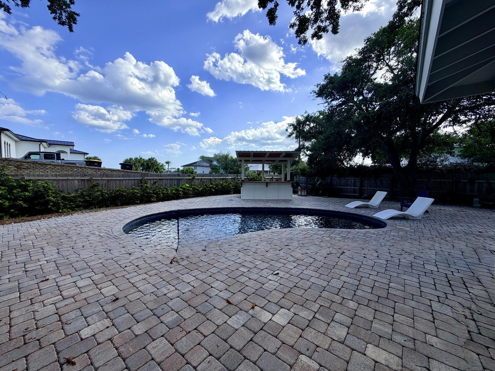 Hood Avenue (Elliott Point) - Residential