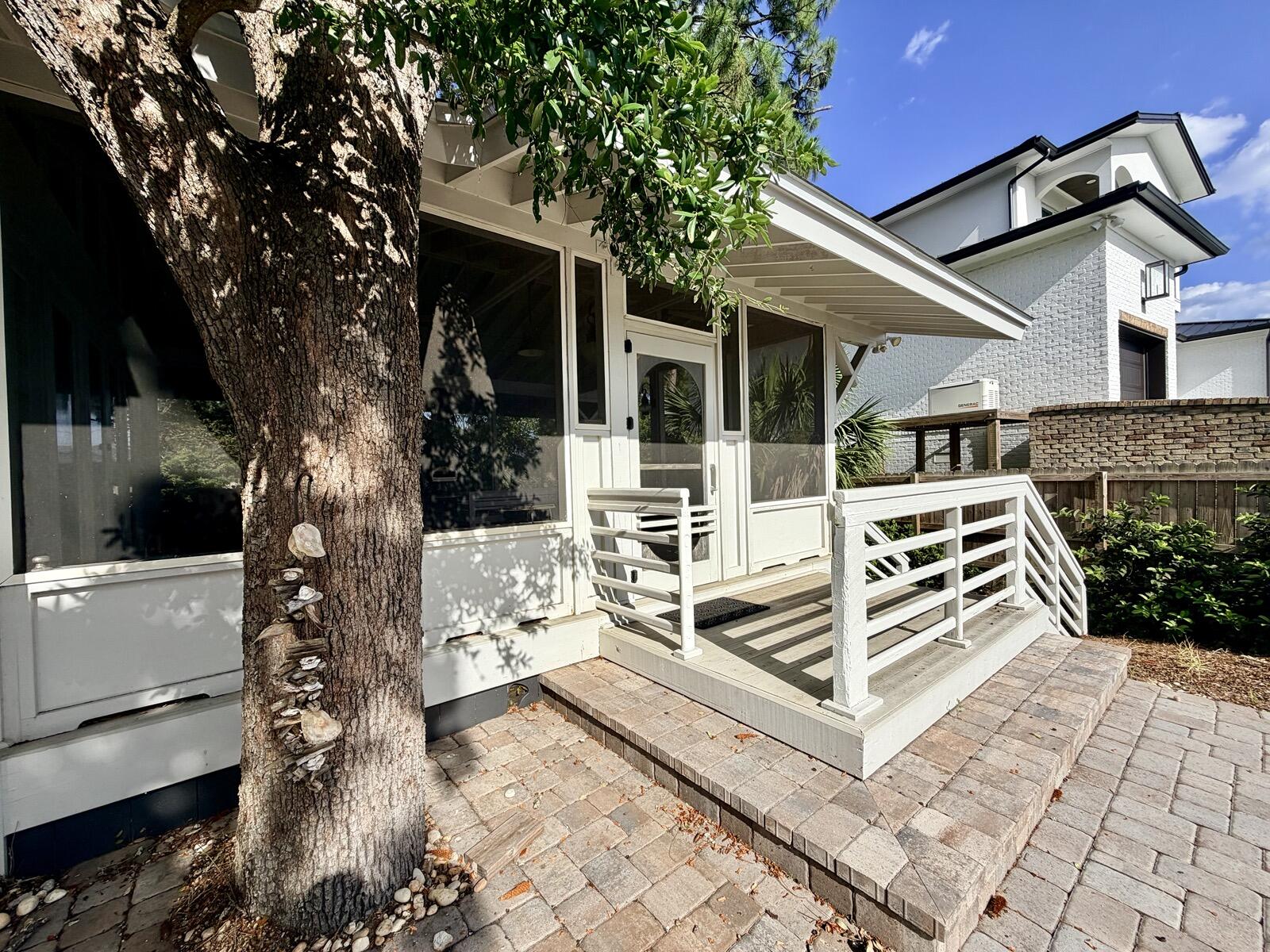 Hood Avenue (Elliott Point) - Residential