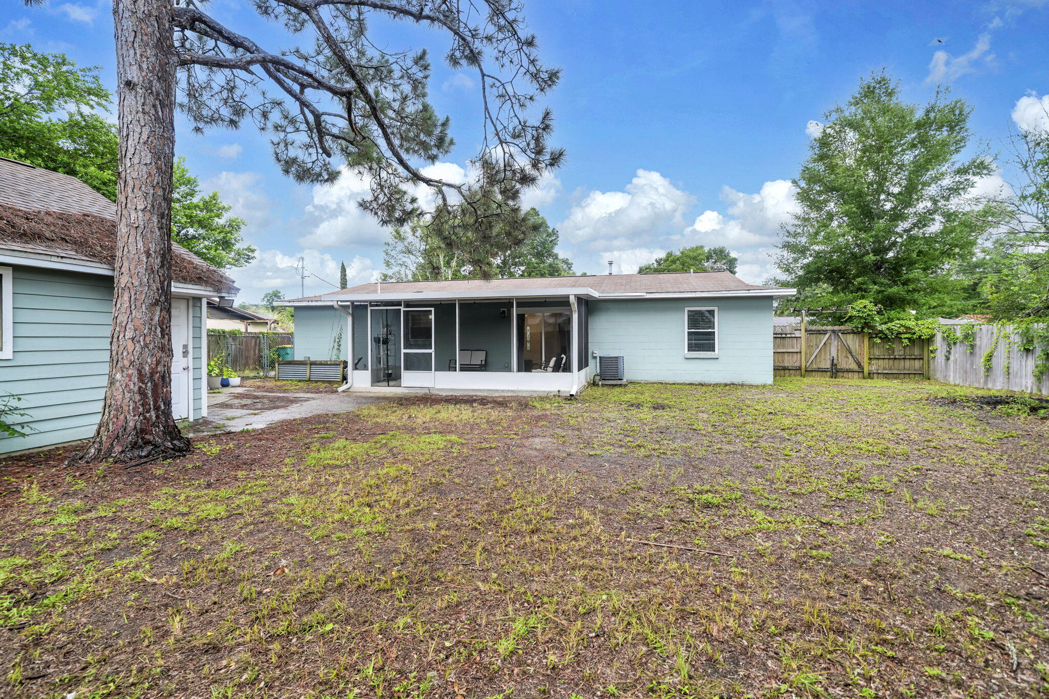 MIDPINES - Residential
