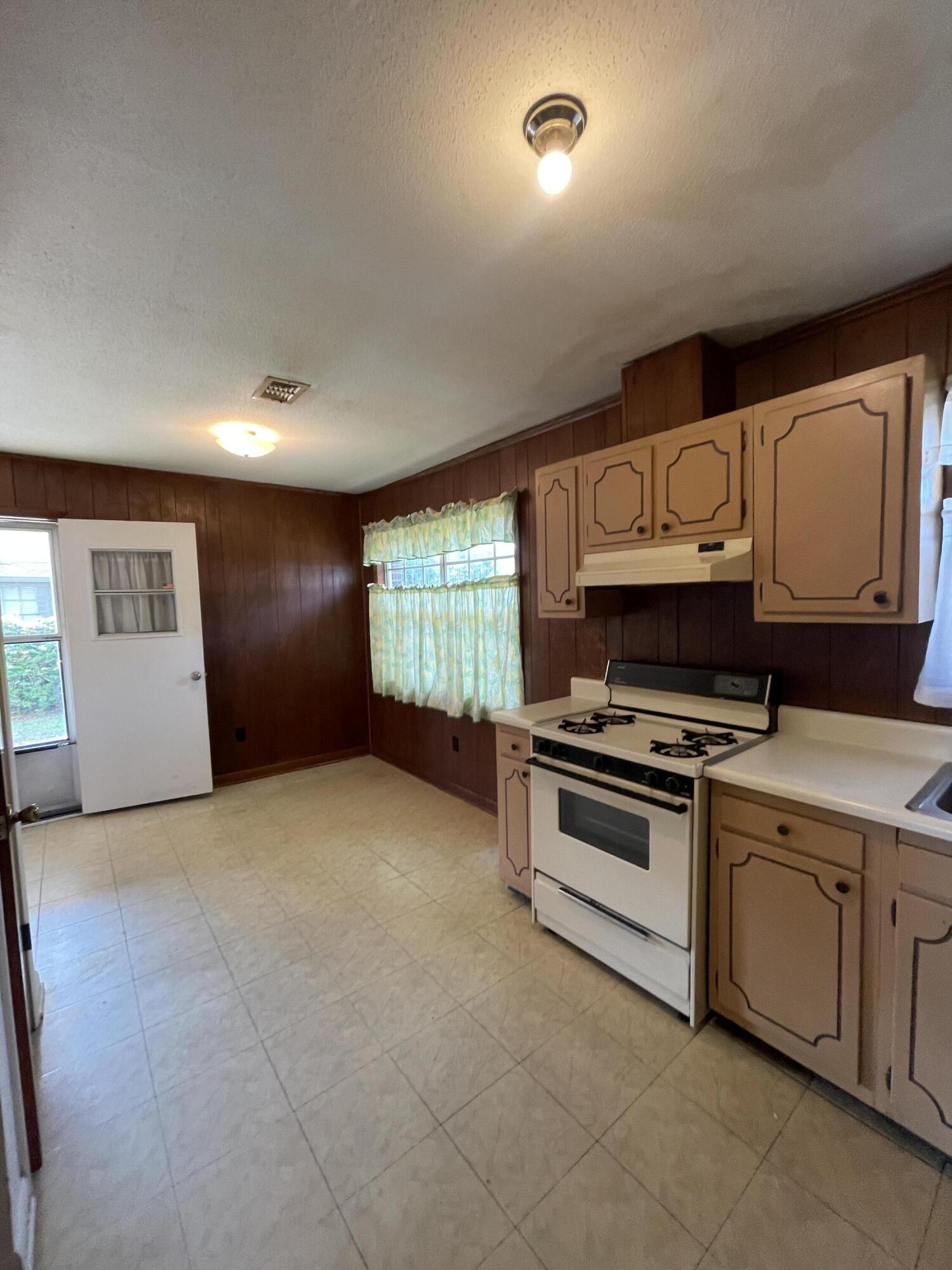 OAKLAND HEIGHTS 1ST ADDN - Residential