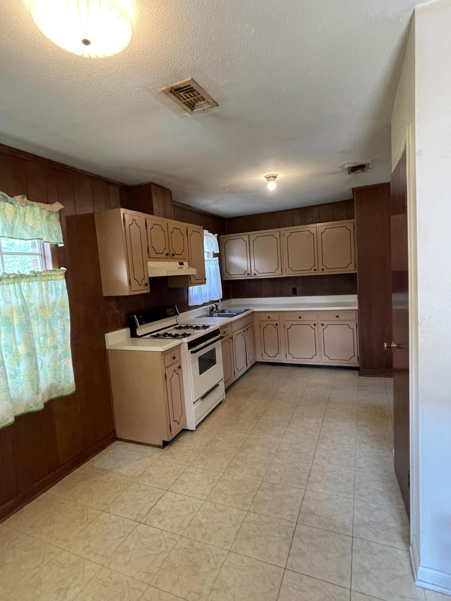 OAKLAND HEIGHTS 1ST ADDN - Residential