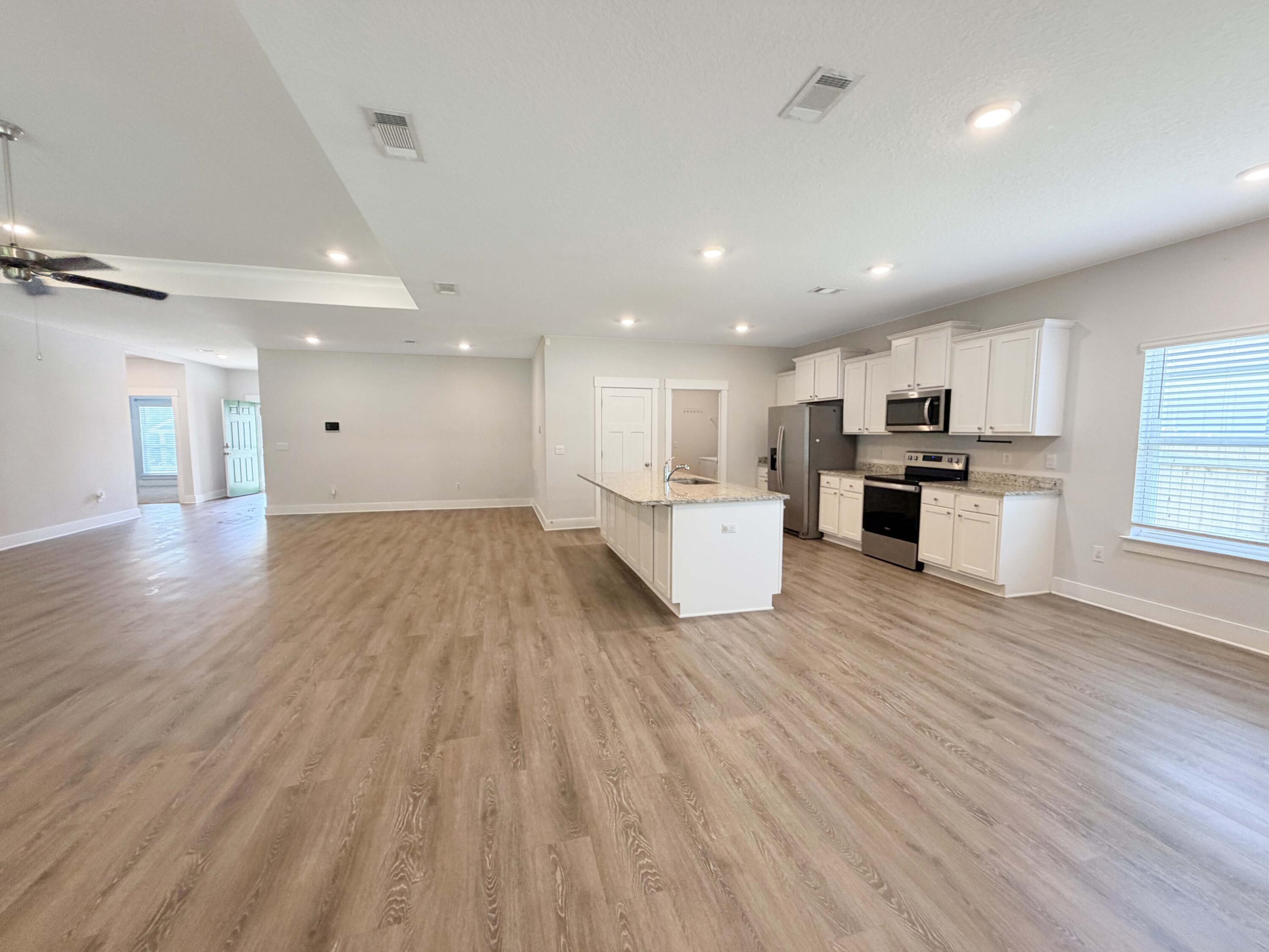 HILLWOOD ESTATES - Residential