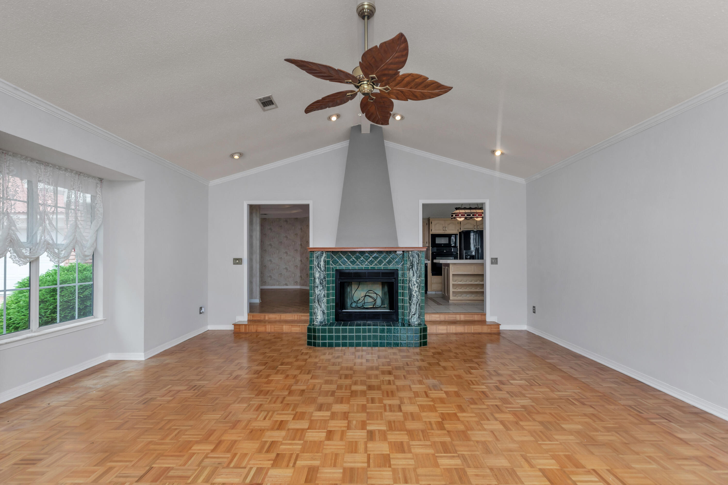 SAVANNAH OAKS - Residential