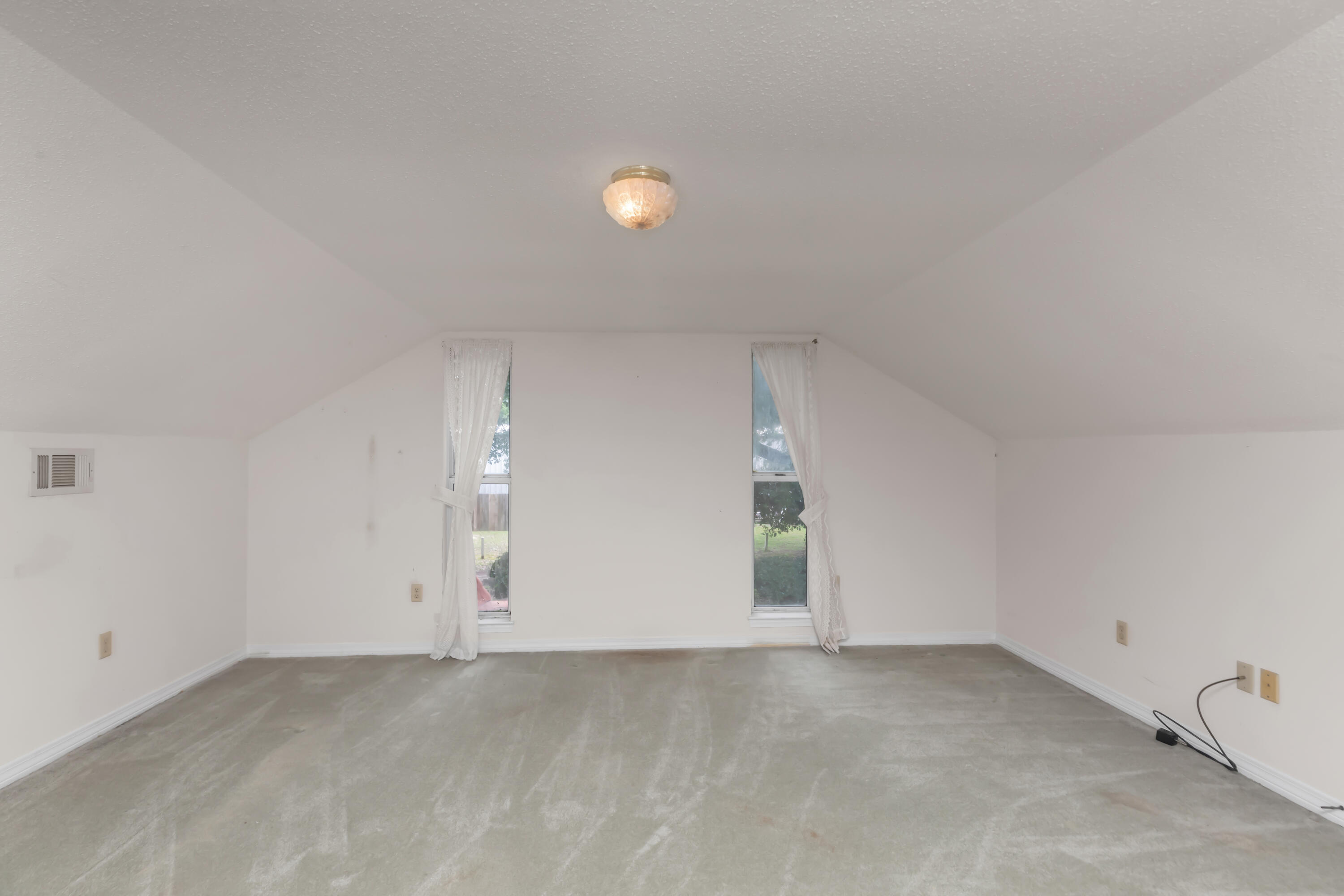 SAVANNAH OAKS - Residential