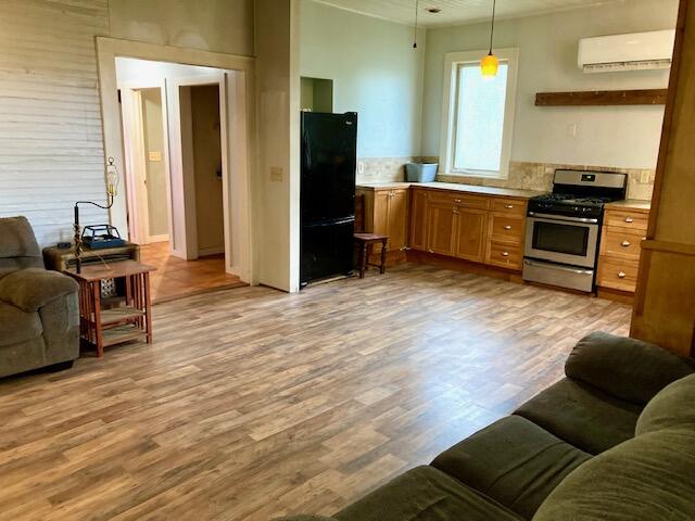 TOWN OF DEFUNIAK SPRINGS - Residential
