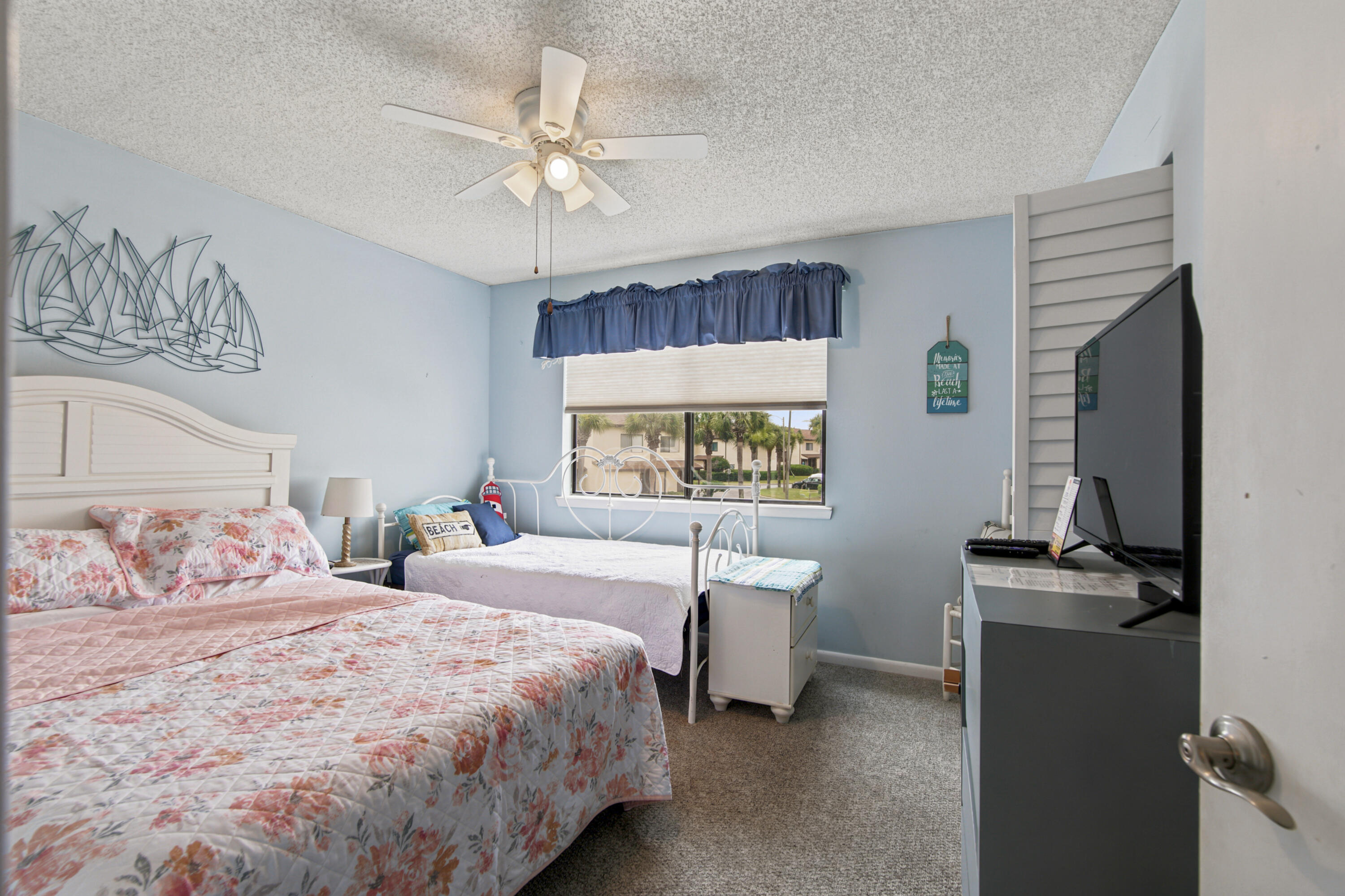 PORTSIDE CONDO - Residential
